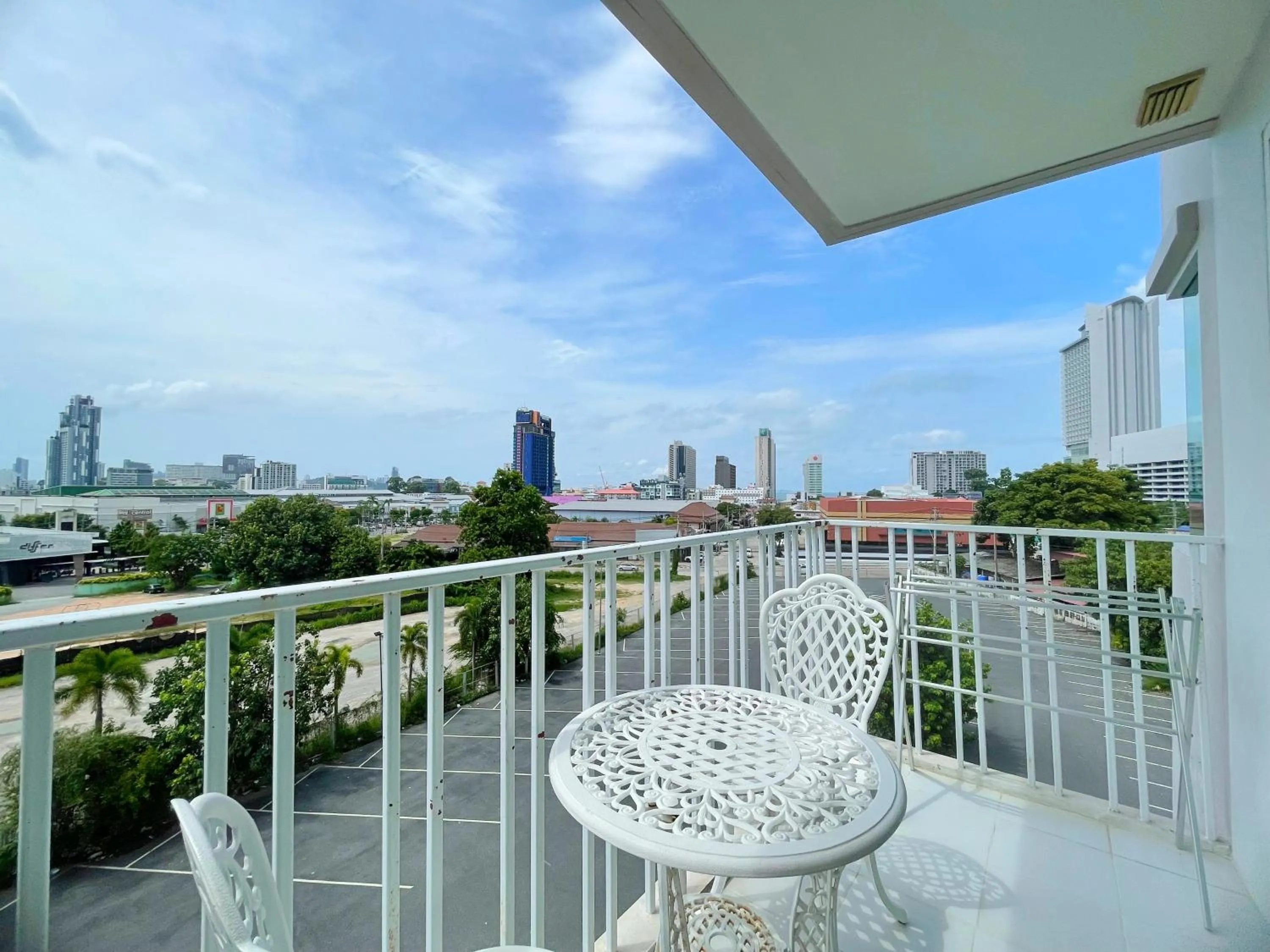 Balcony/Terrace in Baan Pattaya by Sabai