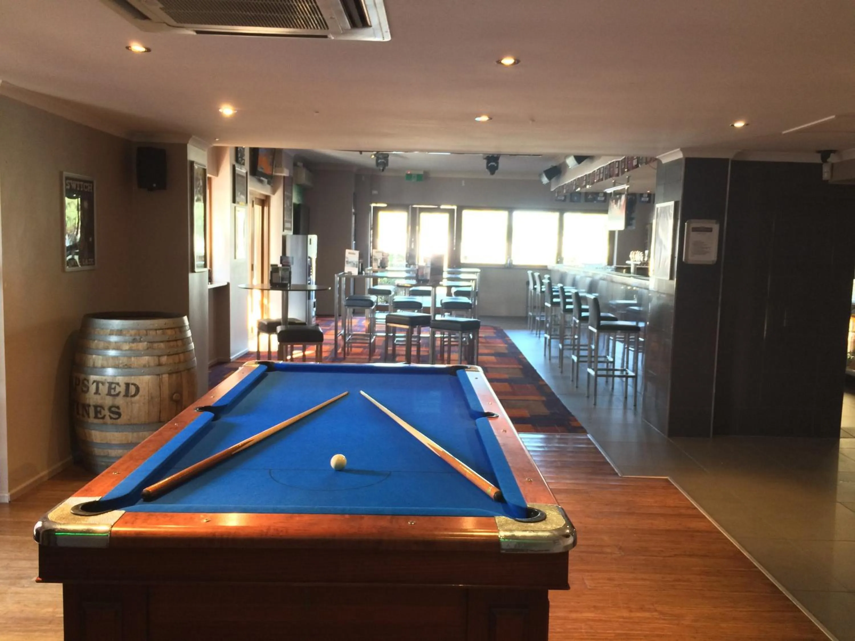 Lounge or bar in The Commercial Hotel Motel