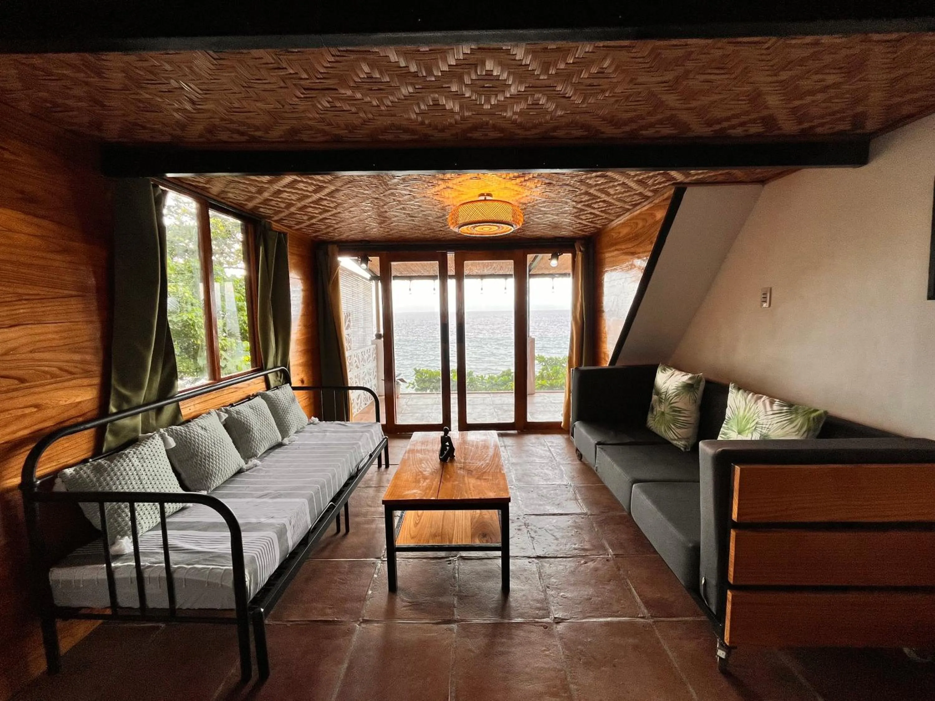 Living room in Fantasy Lodge