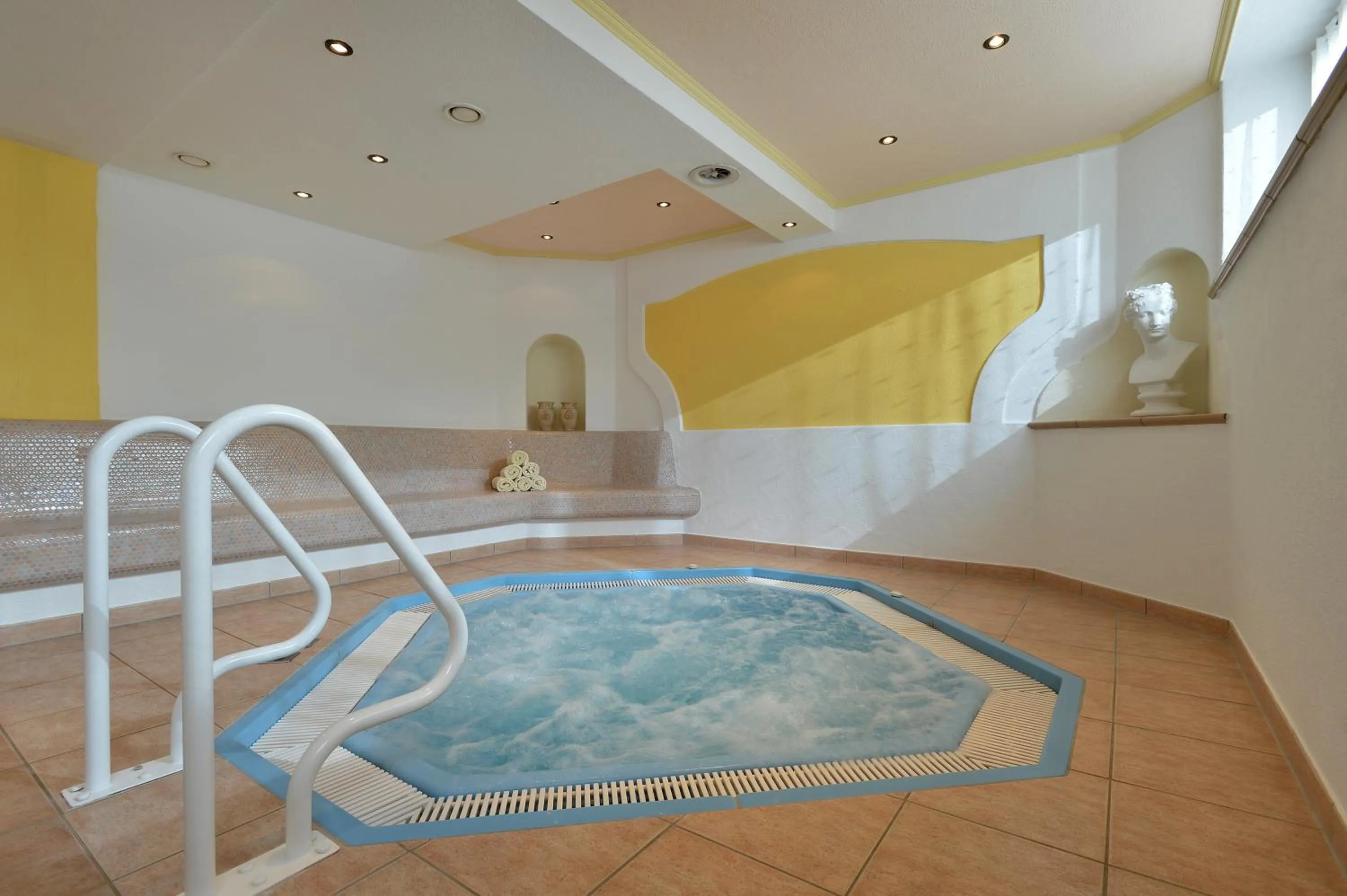 Hot Tub in Hotel Schwarzer Adler