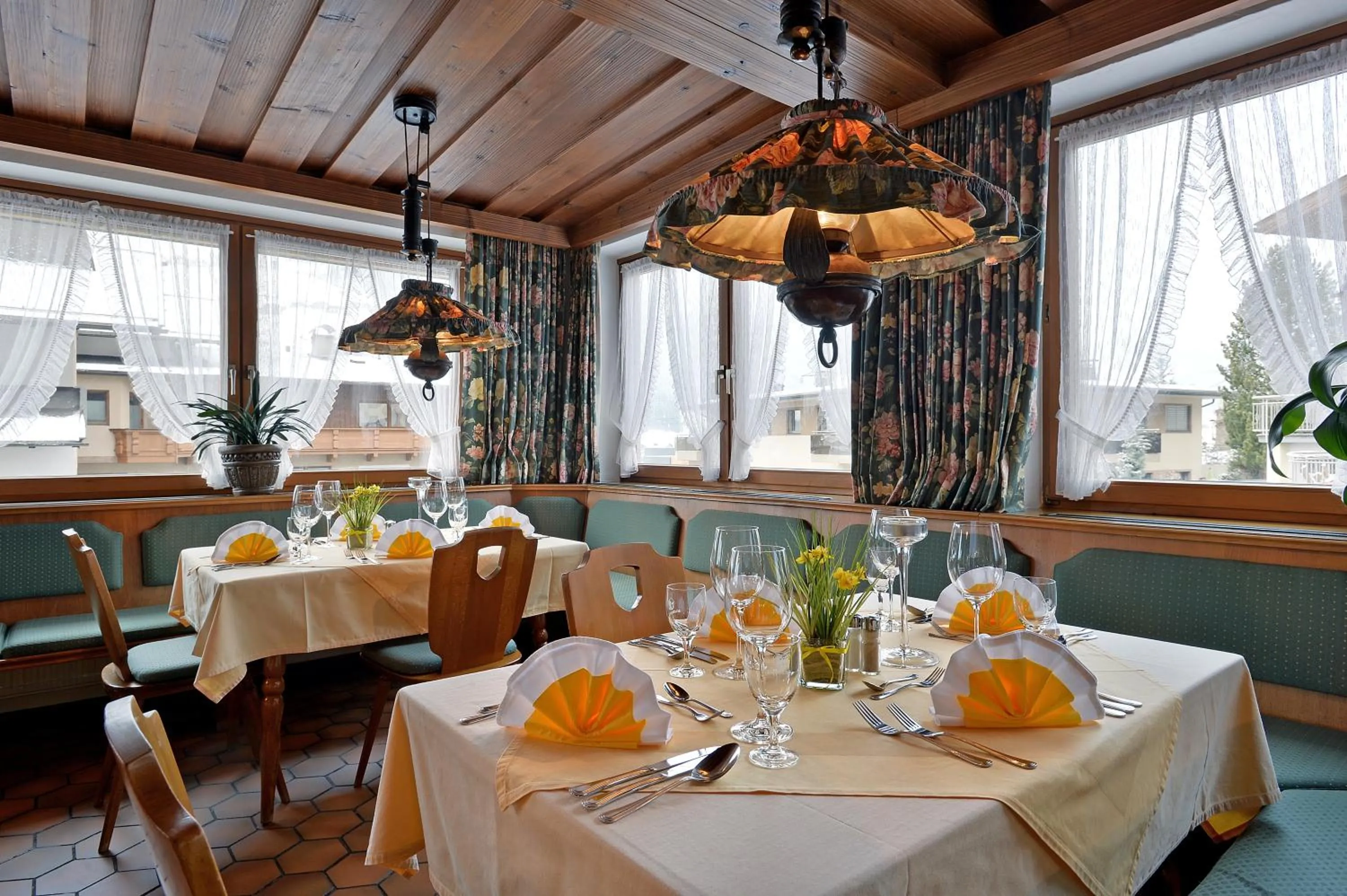 Dining area in Hotel Schwarzer Adler