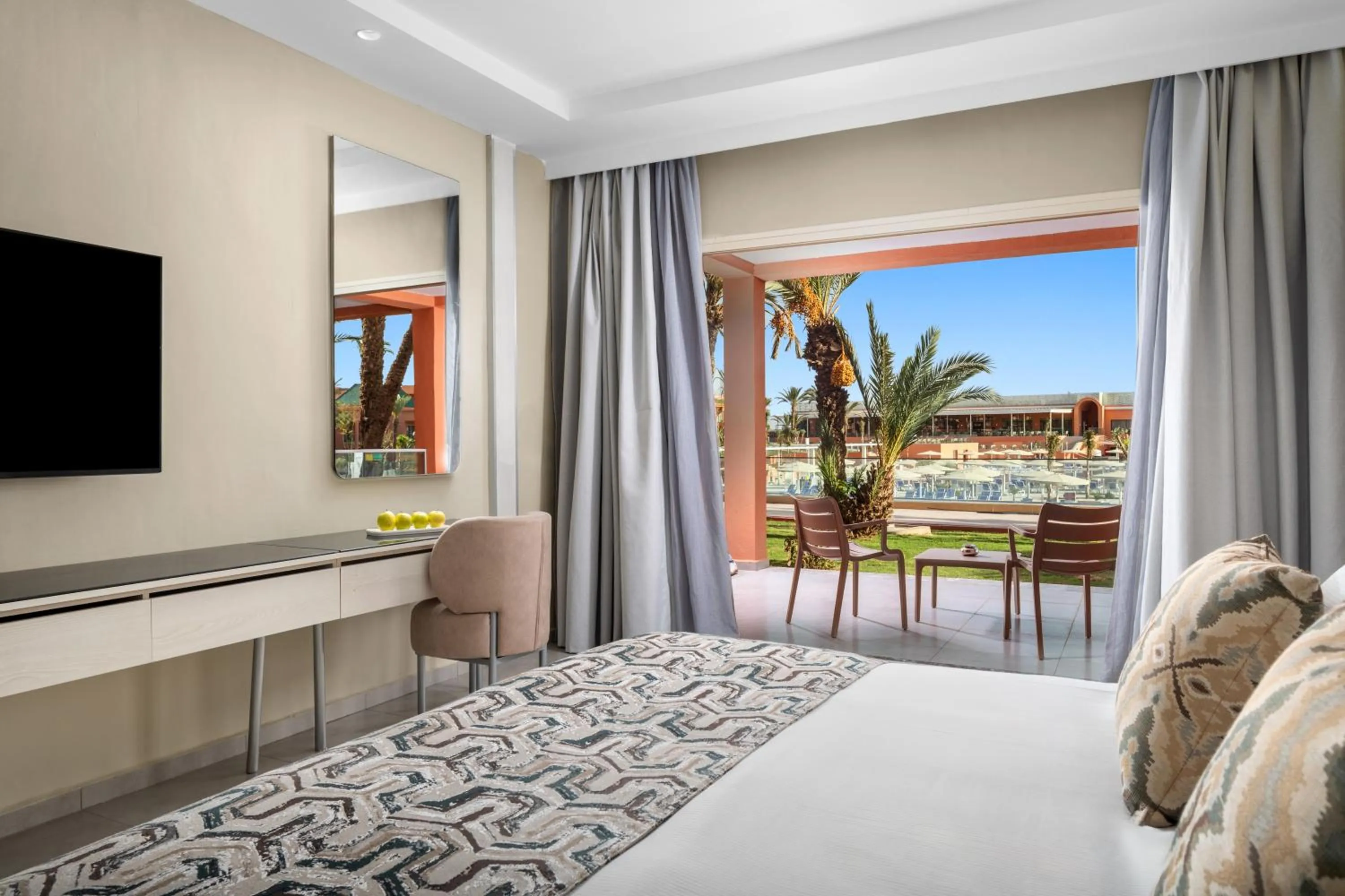 Communal lounge/ TV room, Bed in Pickalbatros SUNGO Club - All Inclusive