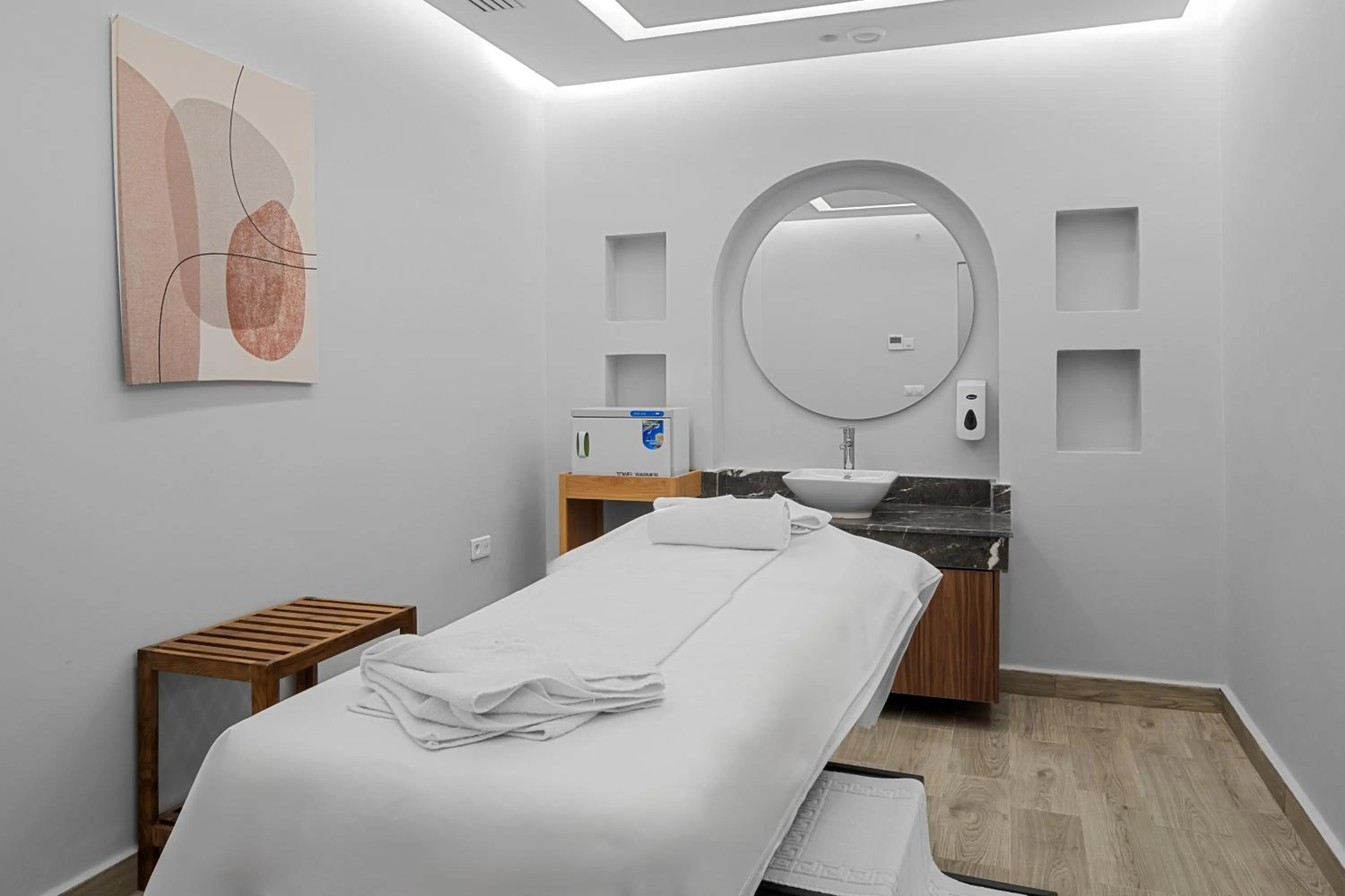 Massage, Bed in Pickalbatros SUNGO Club - All Inclusive