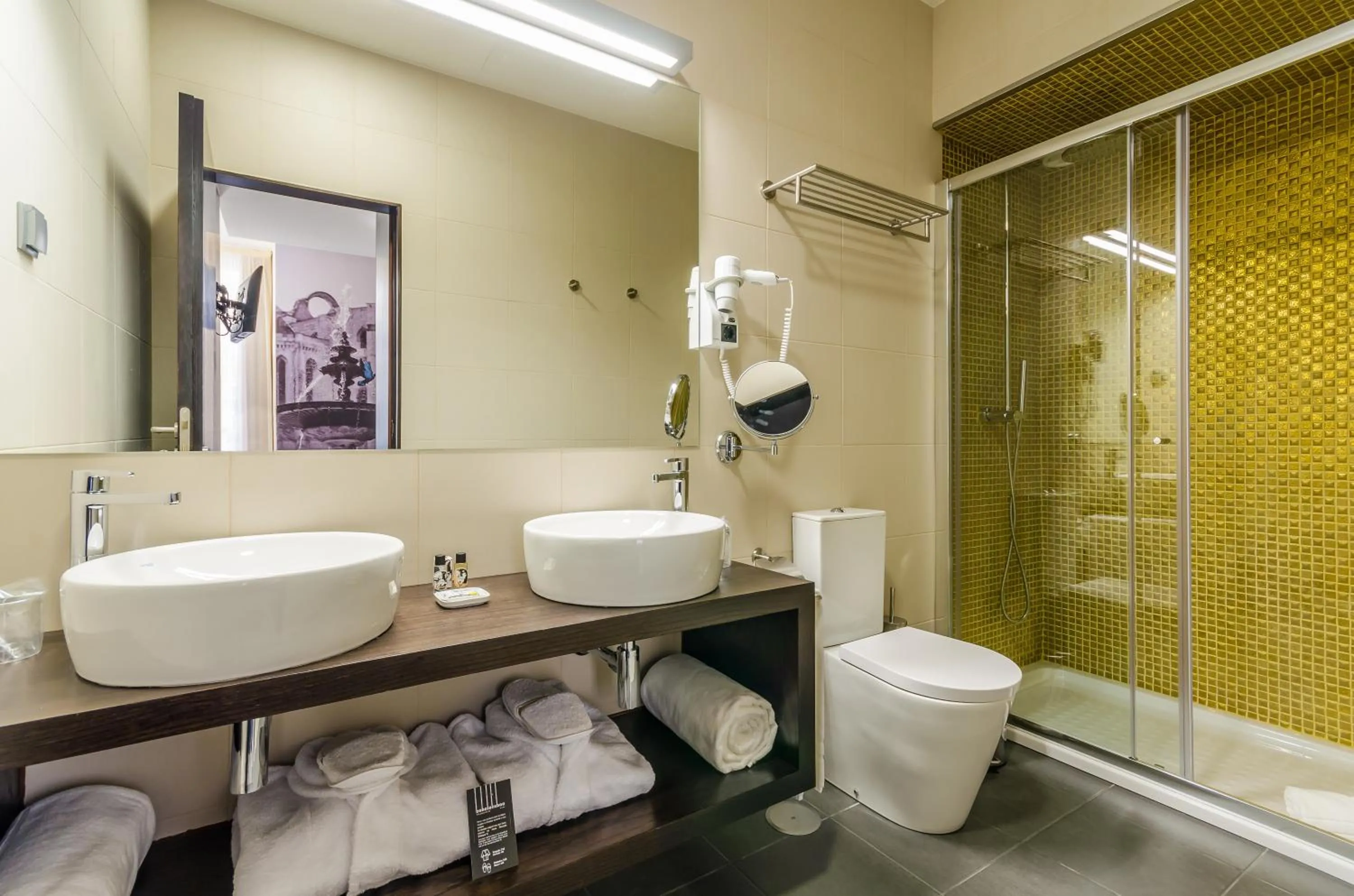 Bathroom in behotelisboa