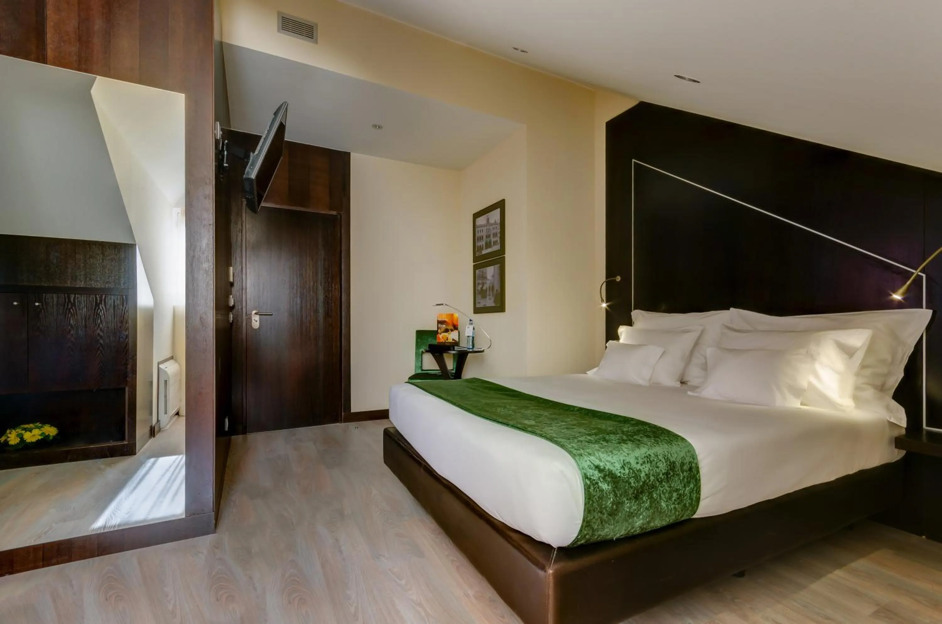 Bedroom, Bed in behotelisboa