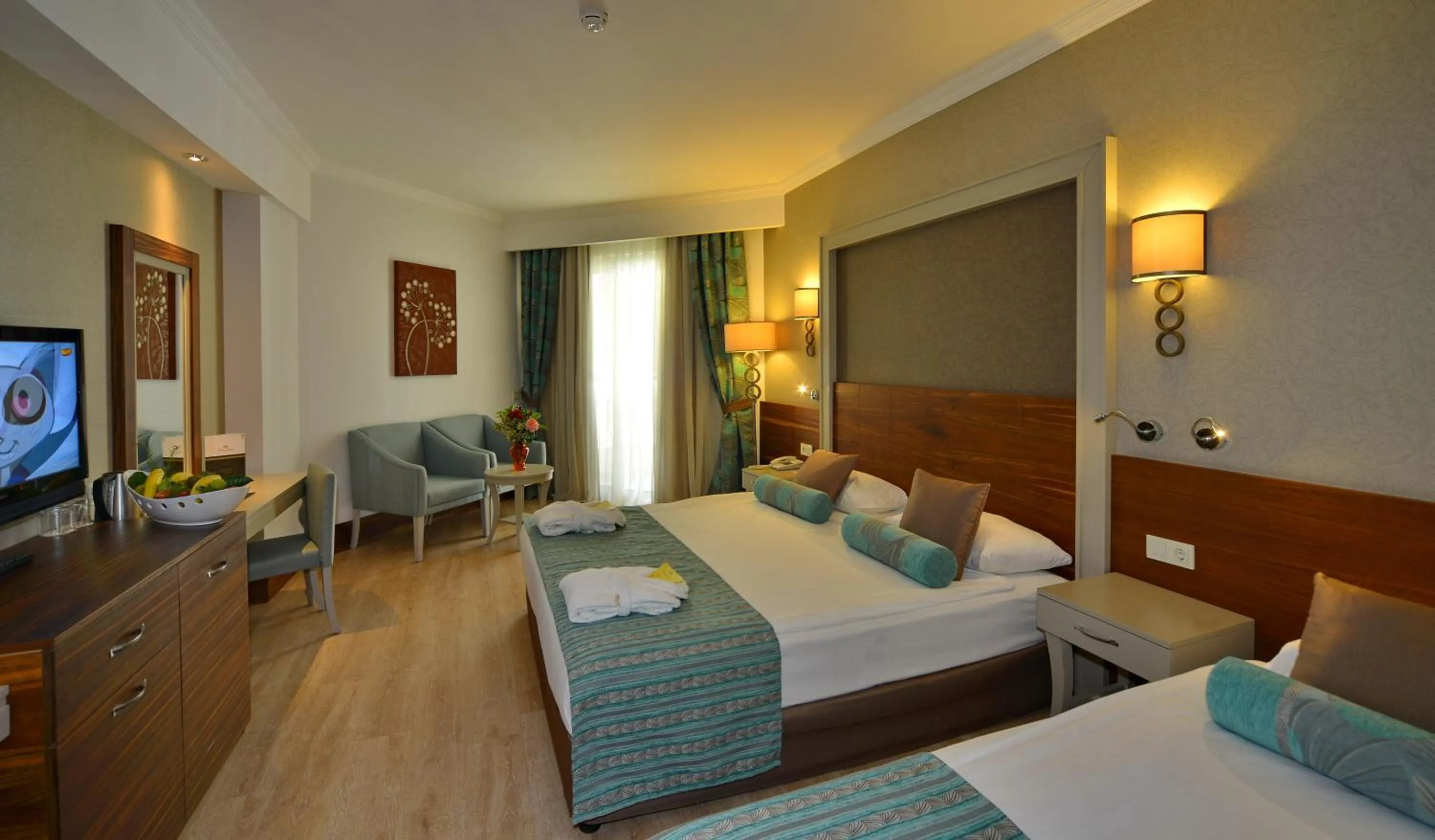 Bed in Side Crown Palace Ultra All Inclusive