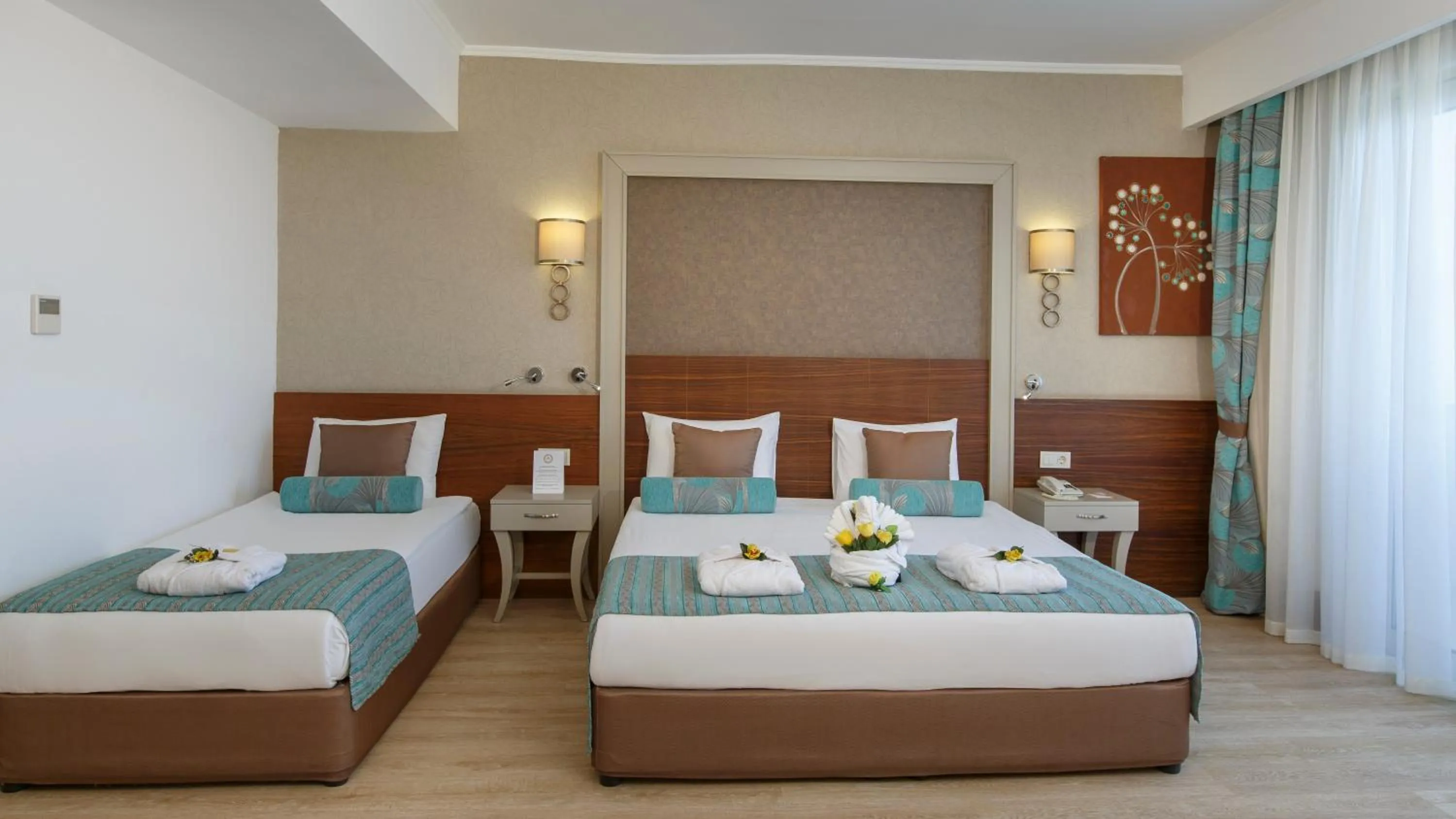 Bed in Side Crown Palace Ultra All Inclusive