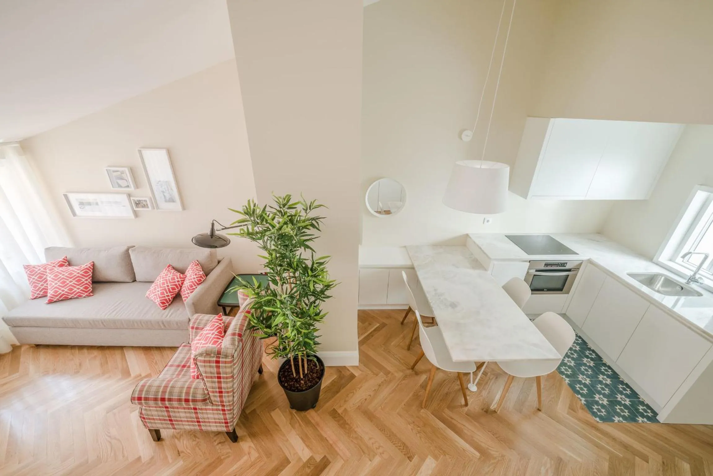 Communal lounge/ TV room in Mouzinho 160