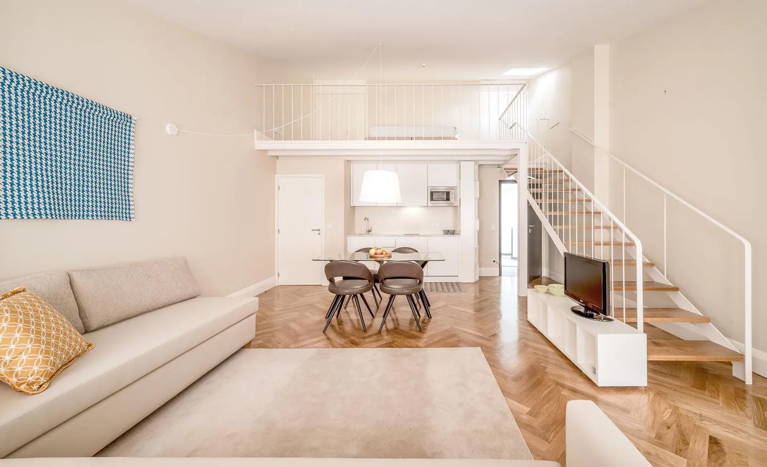 Communal lounge/ TV room in Mouzinho 160