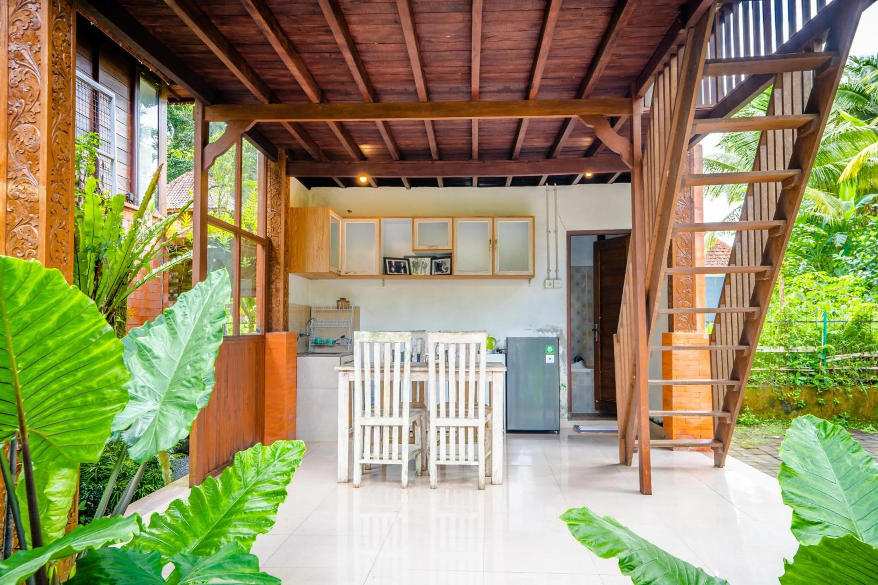 Kitchen or kitchenette in Ubud Sawah Scenery Villa and Homestay
