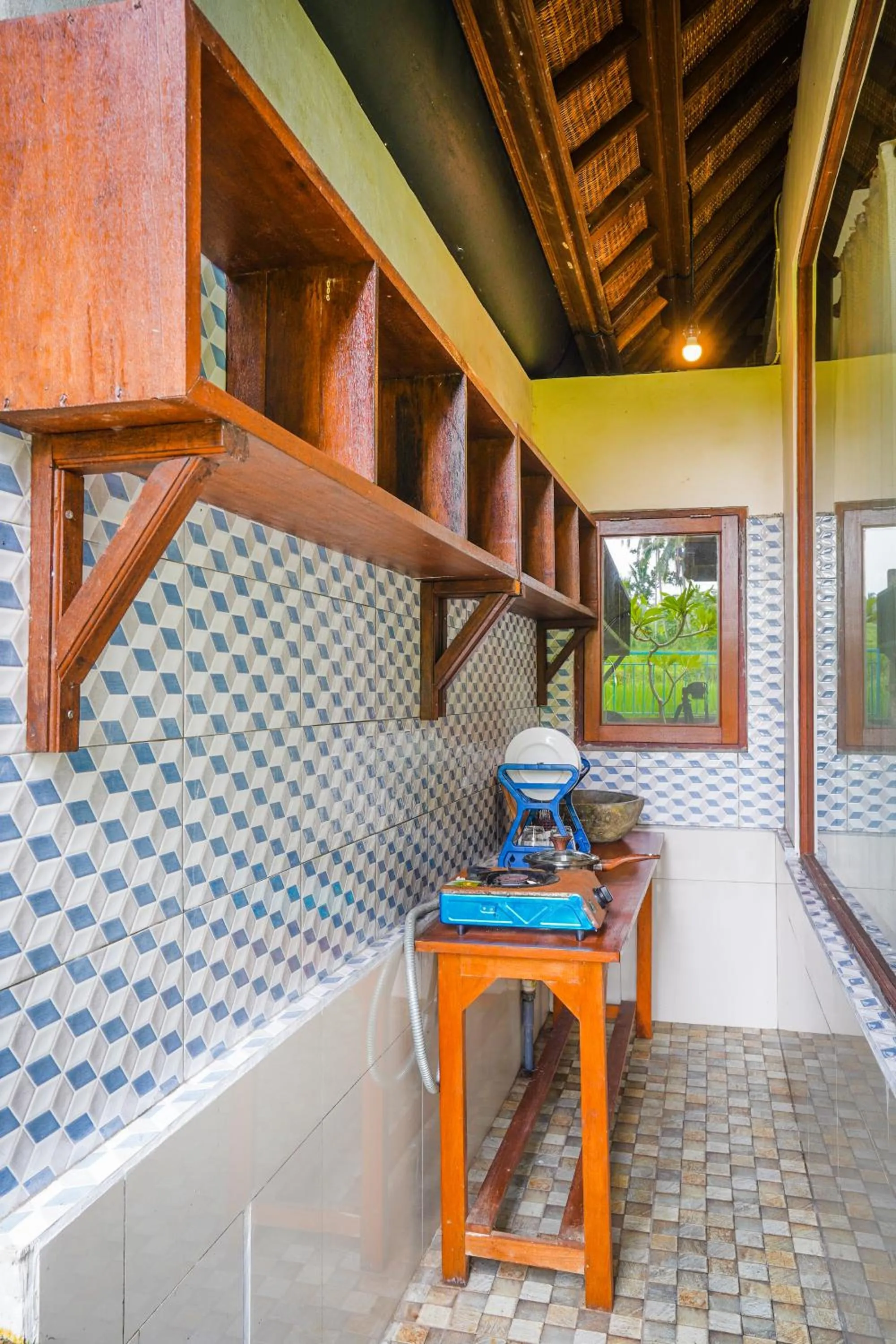 Kitchen or kitchenette in Ubud Sawah Scenery Villa and Homestay