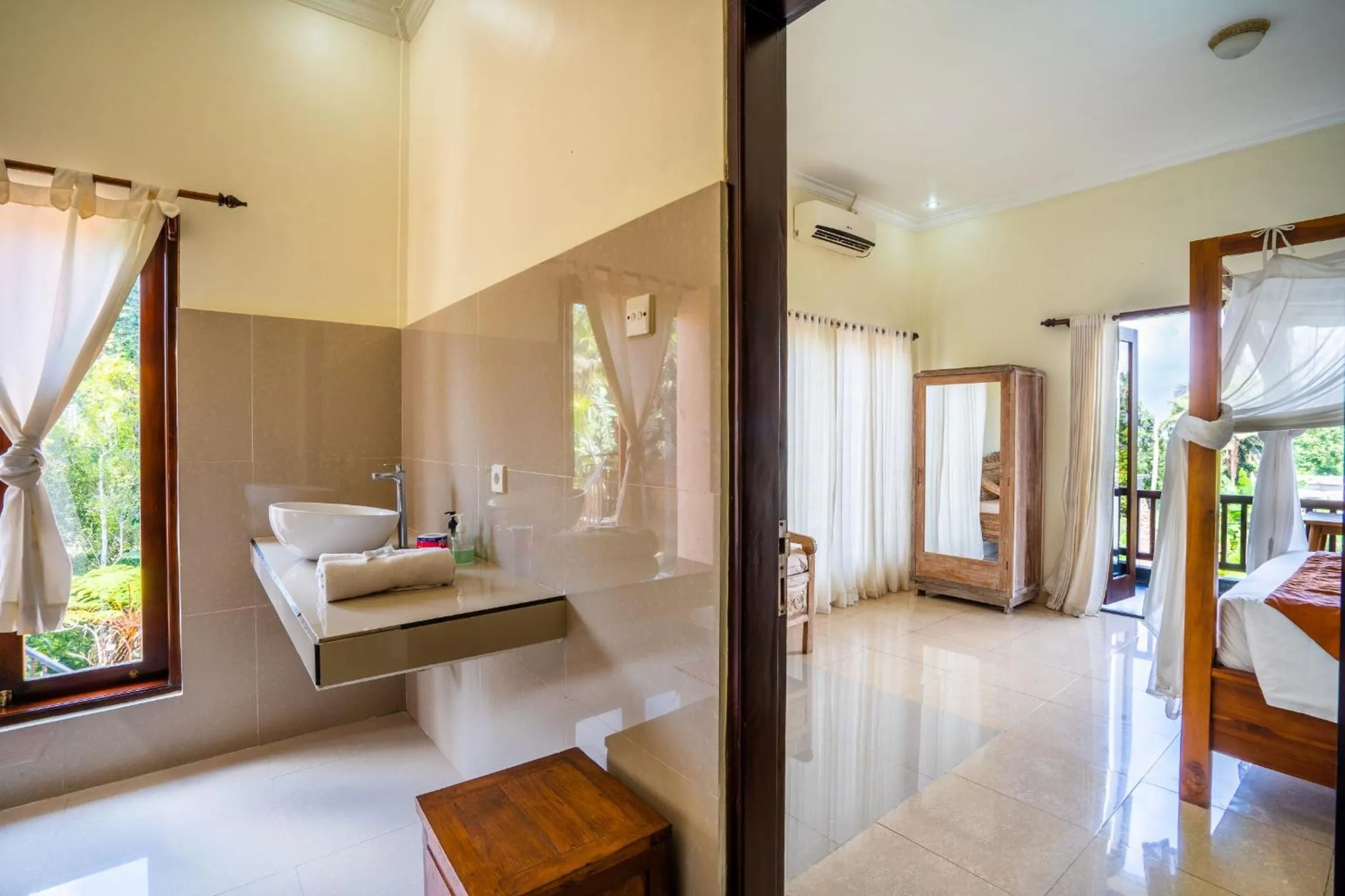 Bed in Ubud Sawah Scenery Villa and Homestay