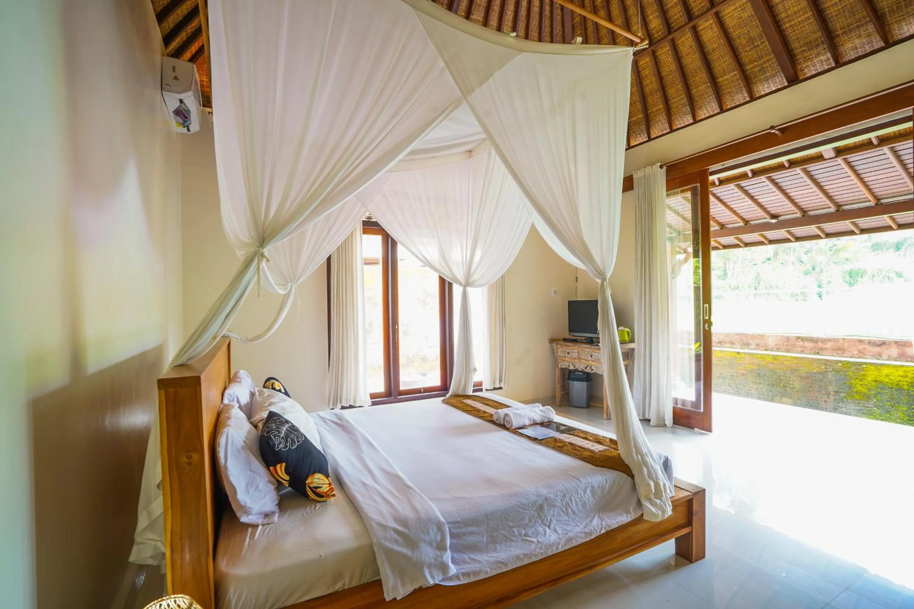 Bed in Ubud Sawah Scenery Villa and Homestay