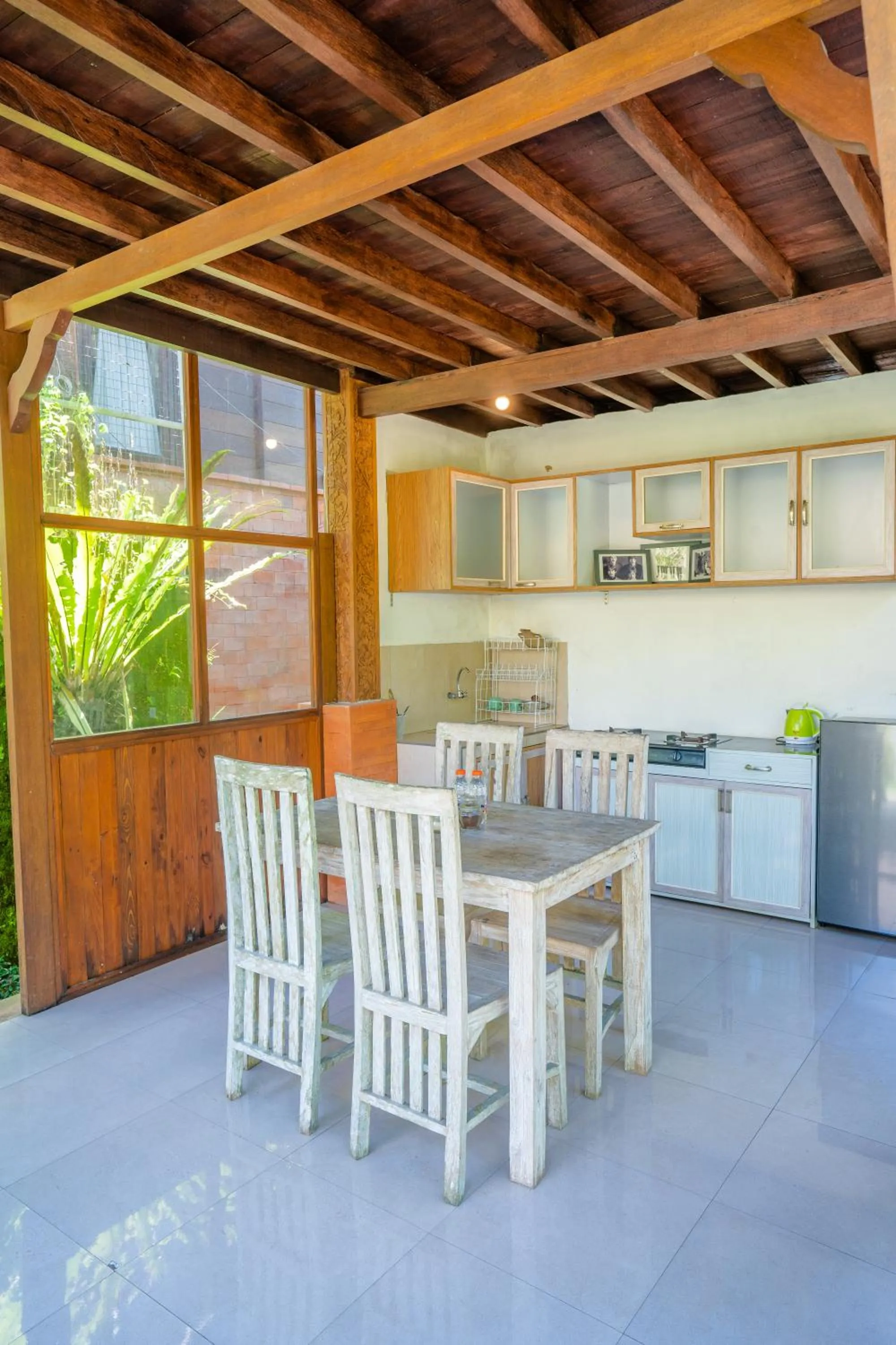 Kitchen or kitchenette in Ubud Sawah Scenery Villa and Homestay
