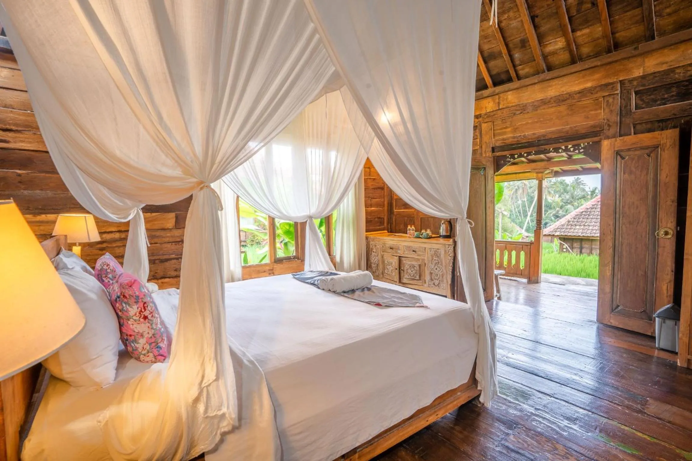 Bed in Ubud Sawah Scenery Villa and Homestay
