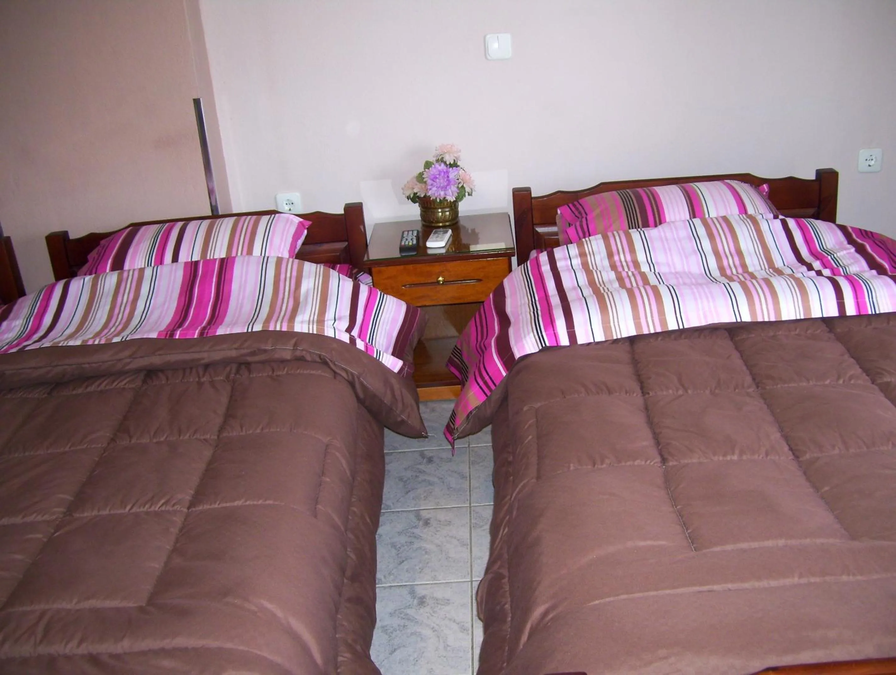 Shower, Bed in Verginia Studios