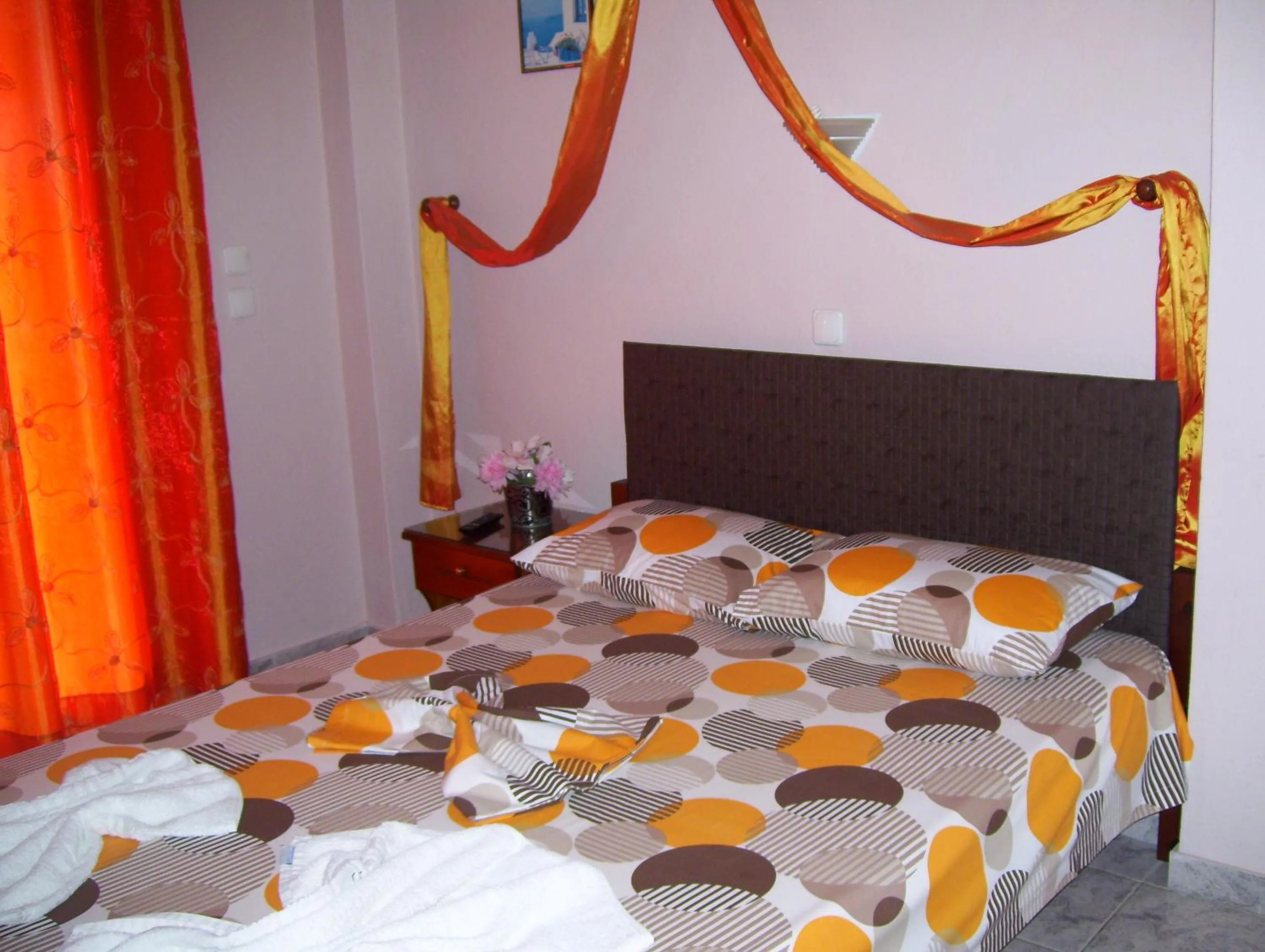 Shower, Bed in Verginia Studios