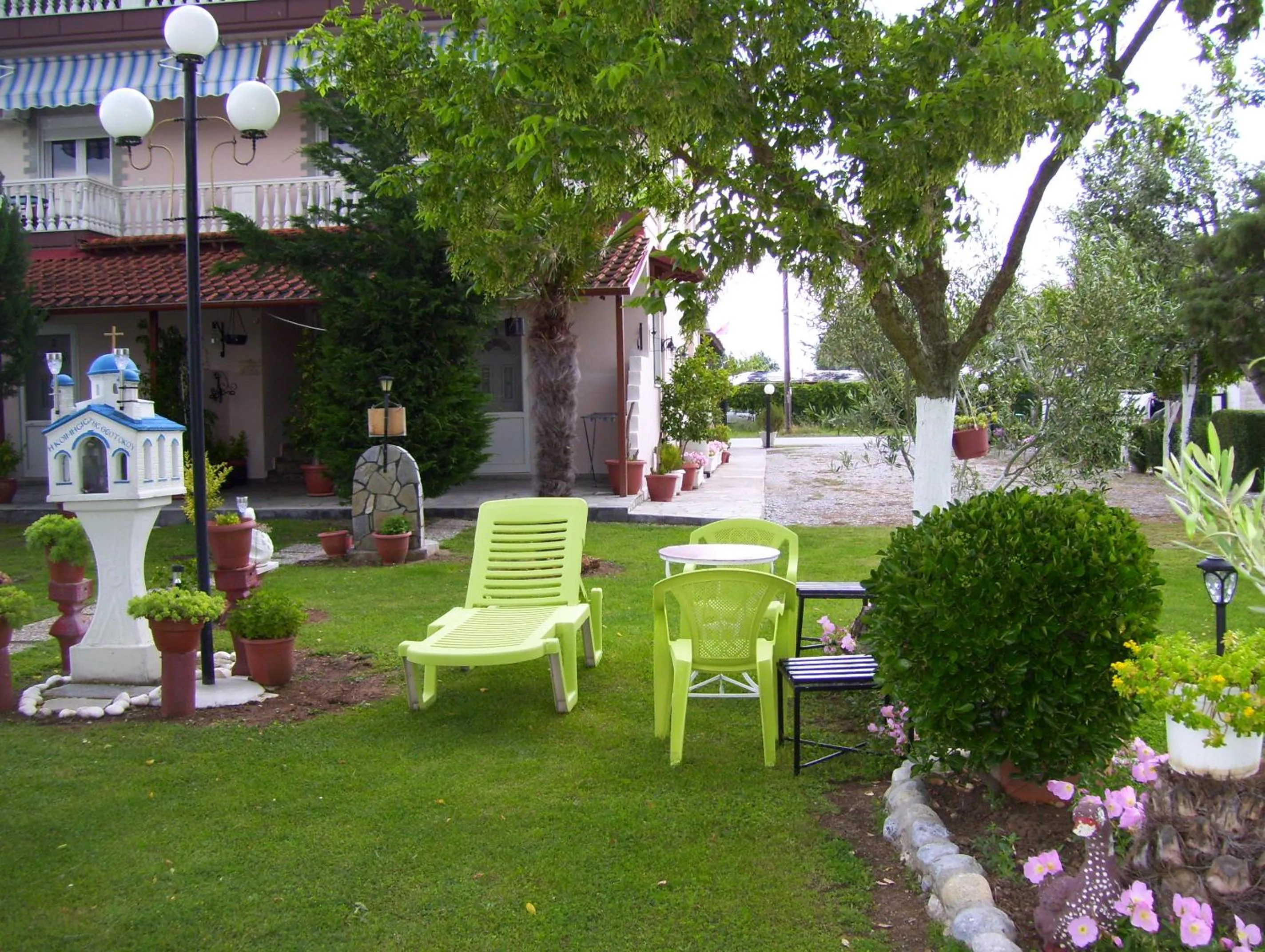 Garden in Verginia Studios