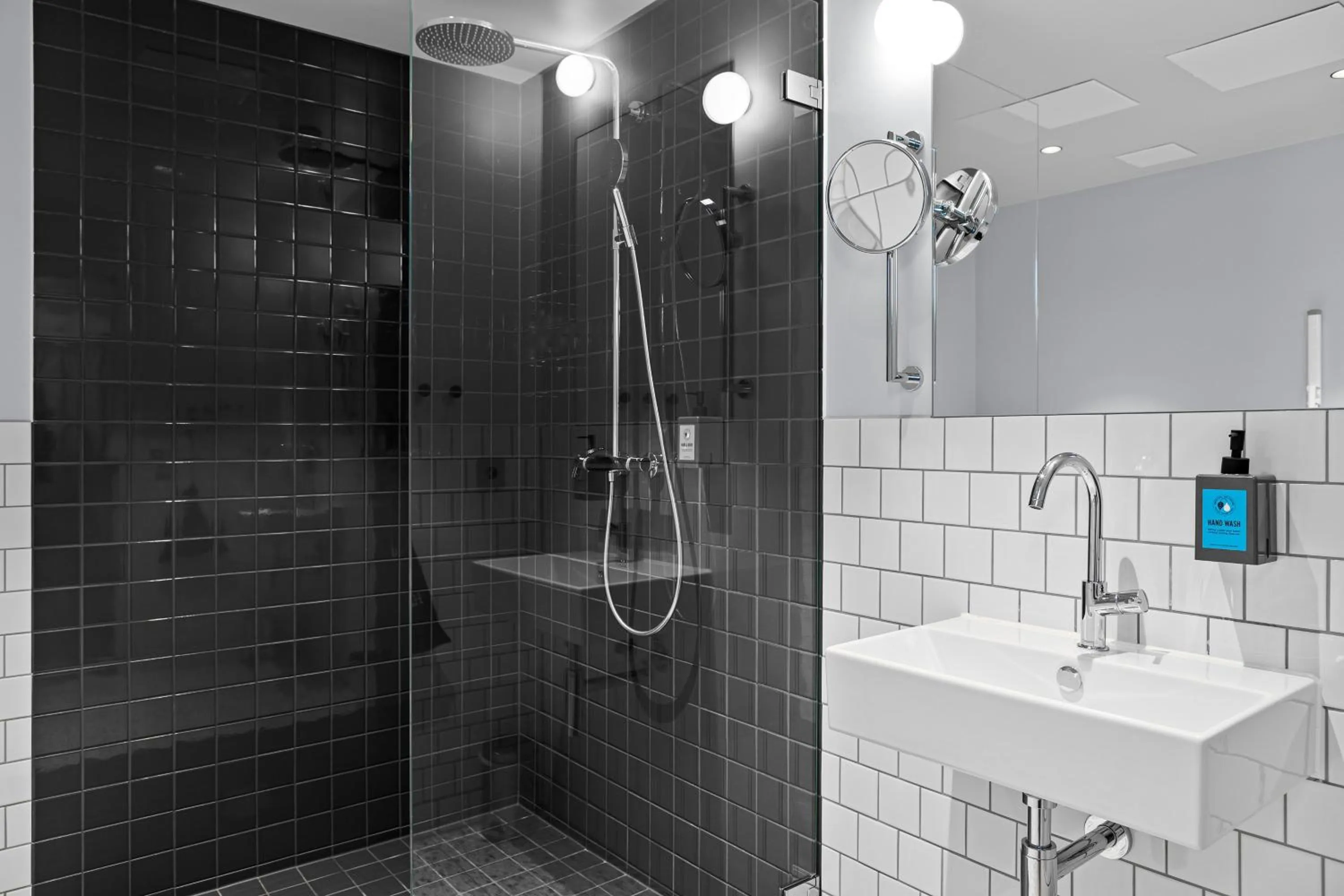 Bathroom in Comfort Hotel Karl Johan