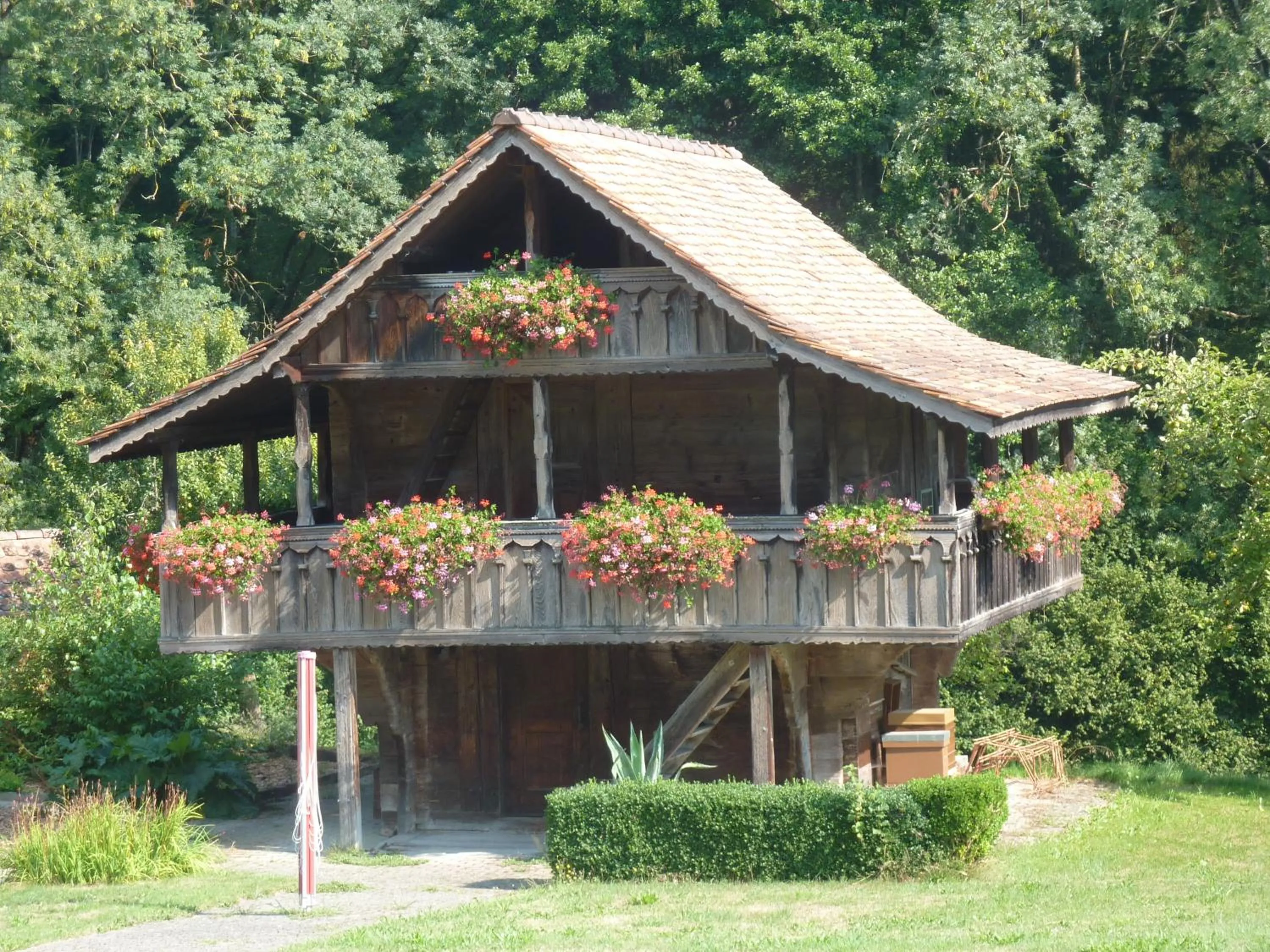 Nearby landmark in Studio Elegant