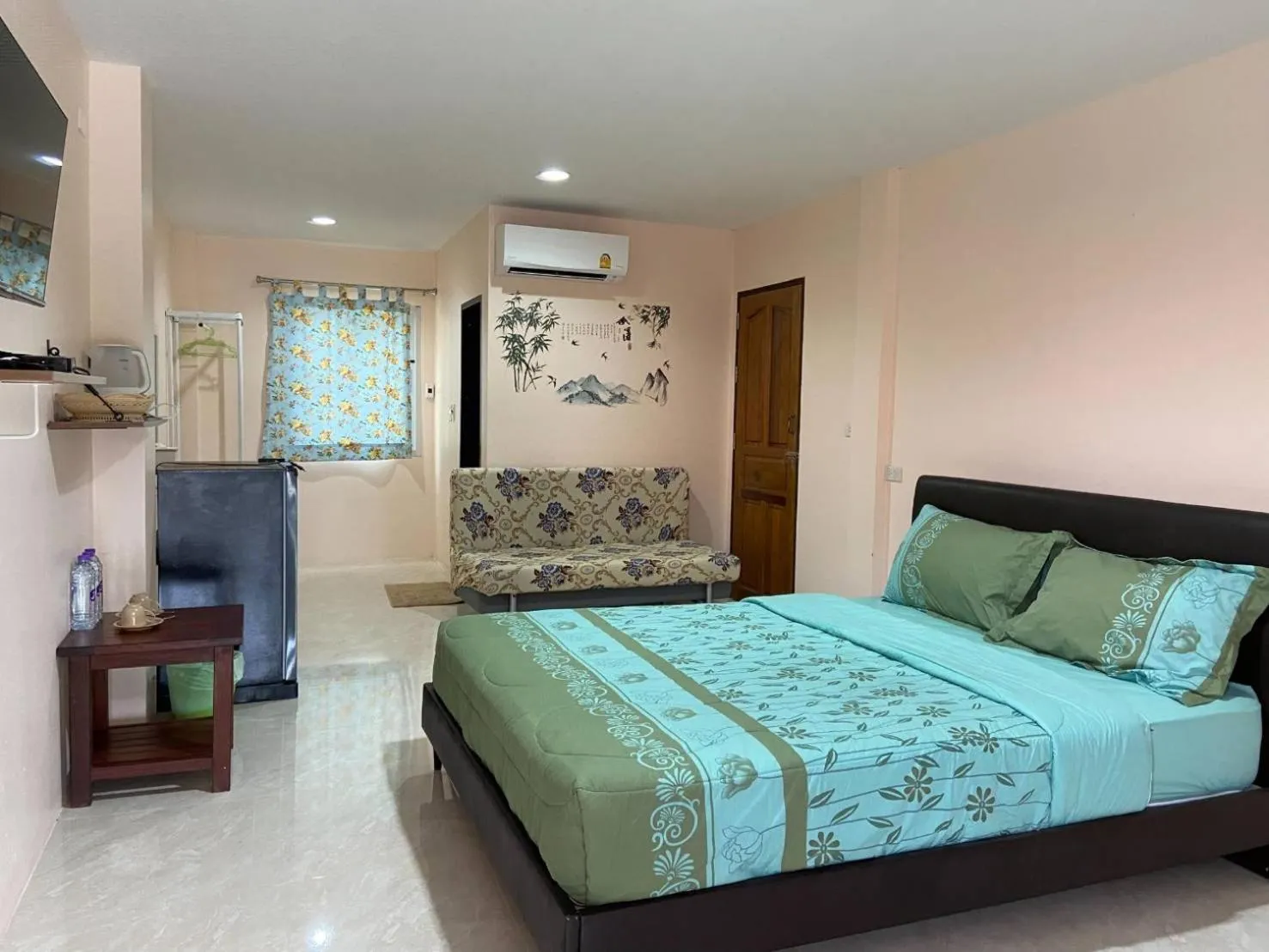 Photo of the whole room, Bed in At Sichon Resort