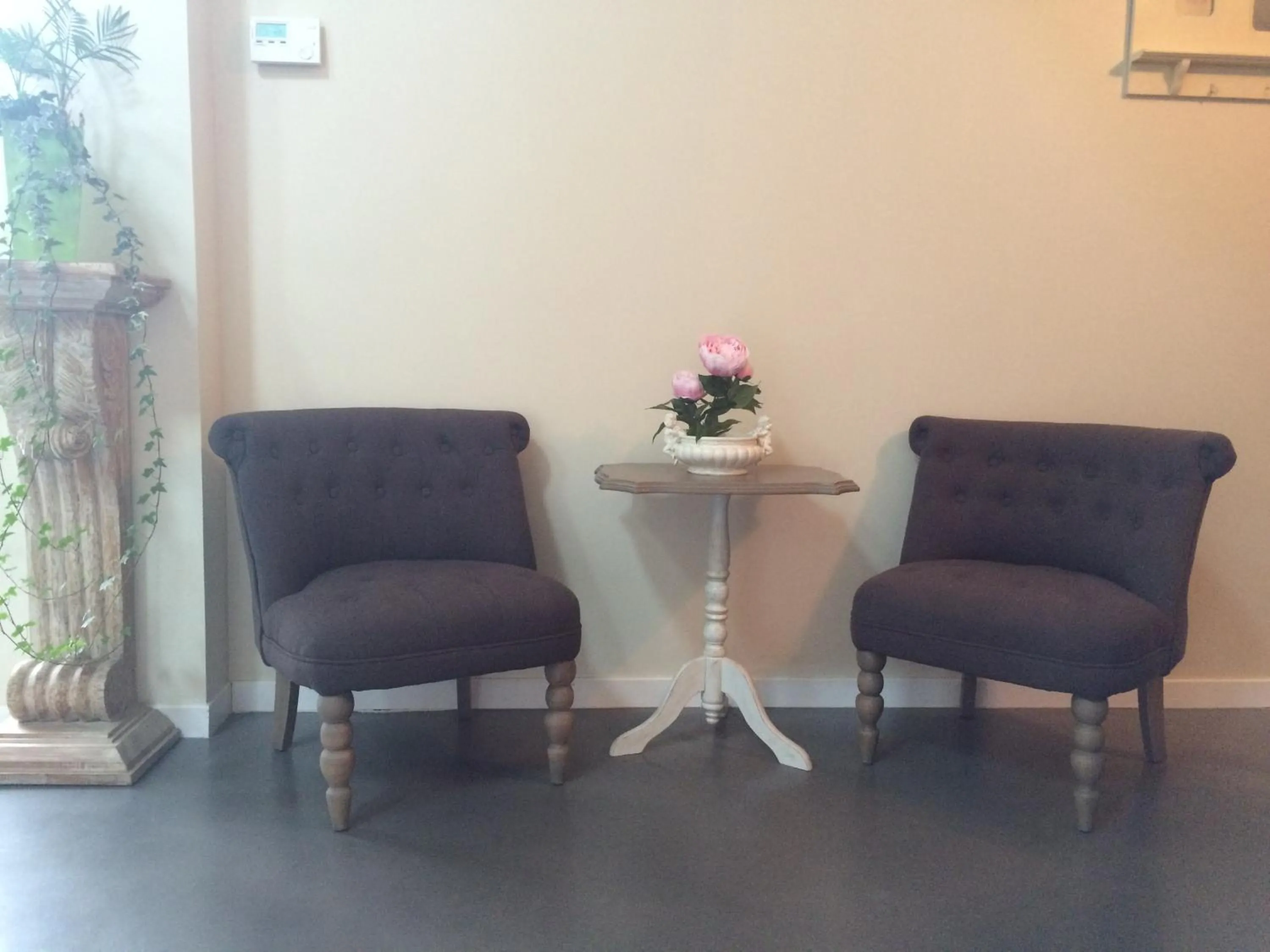 Communal lounge/ TV room in L'Heure Bleue gîtes et chambres d'hôtes