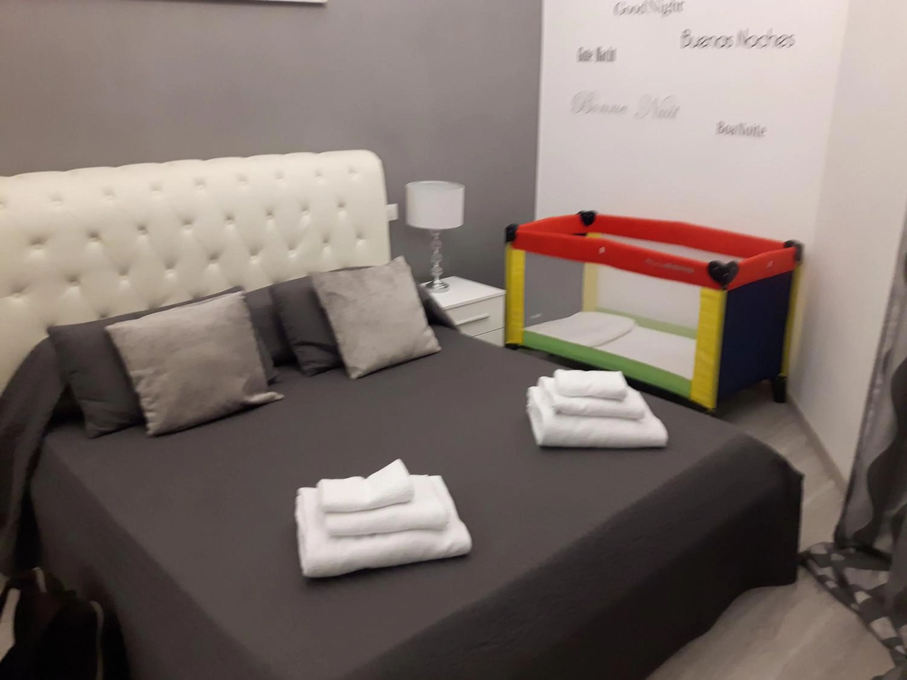 cot in Nazionale 221 Luxury Home