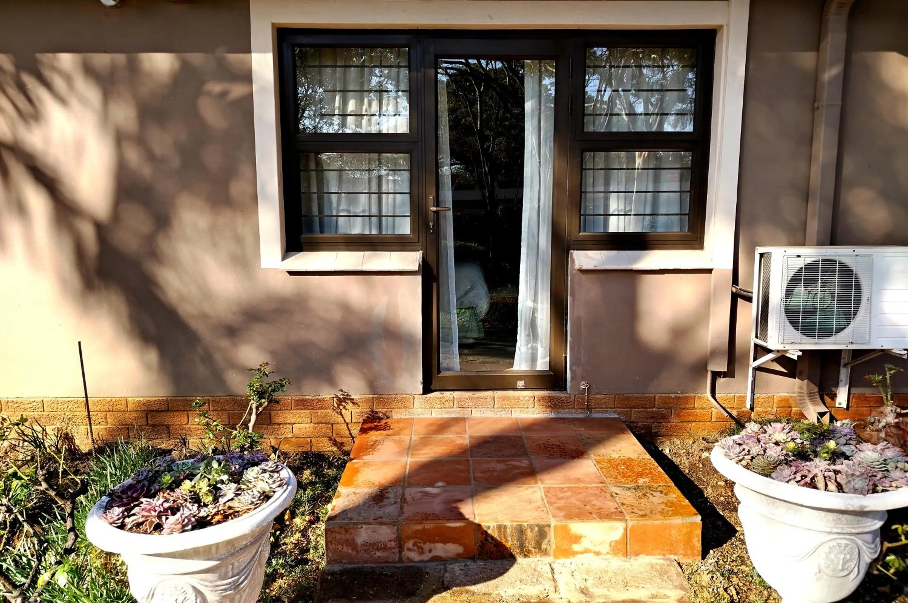 Facade/entrance in Royal Ridge Guesthouse