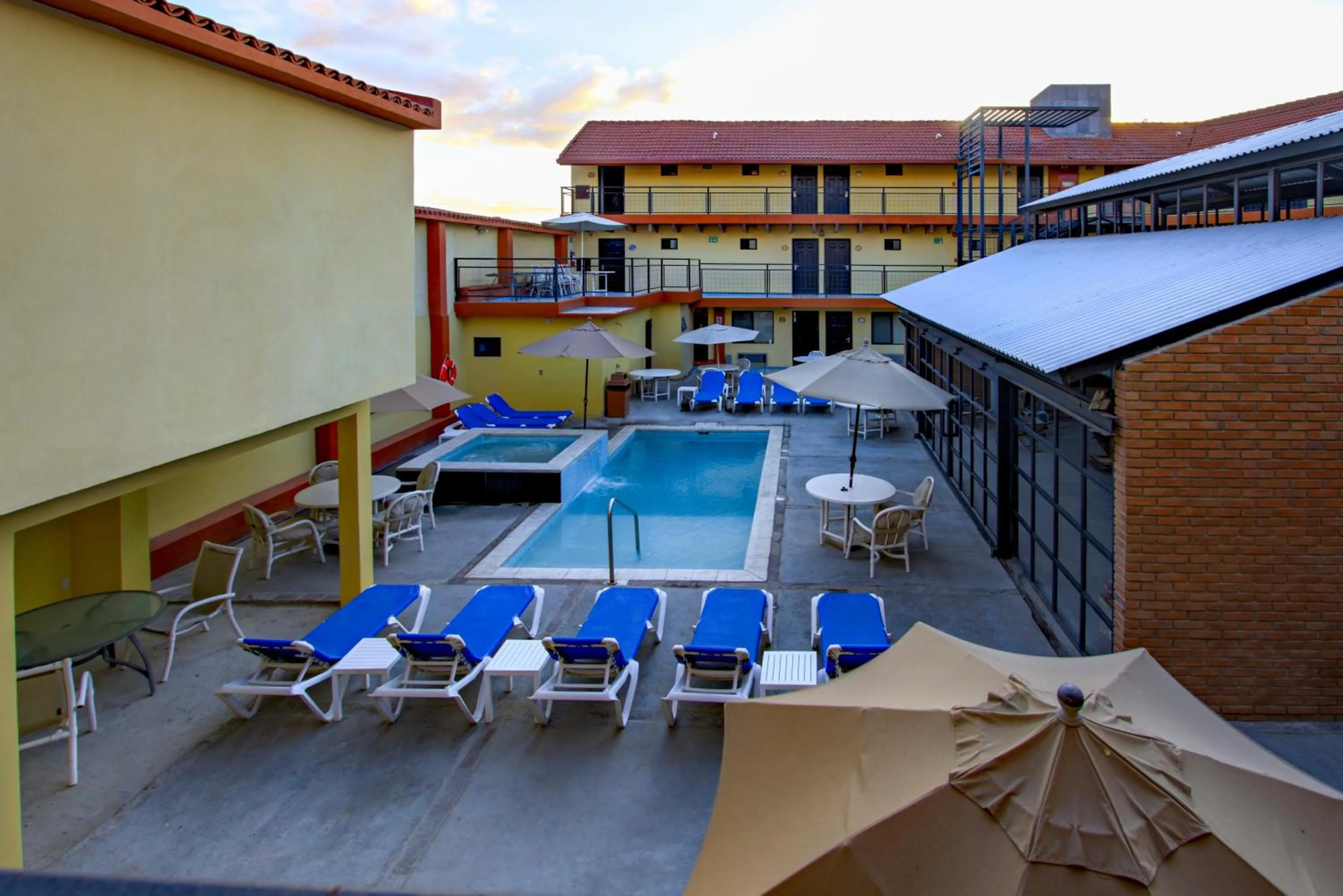 Patio in La Pinta Hotel