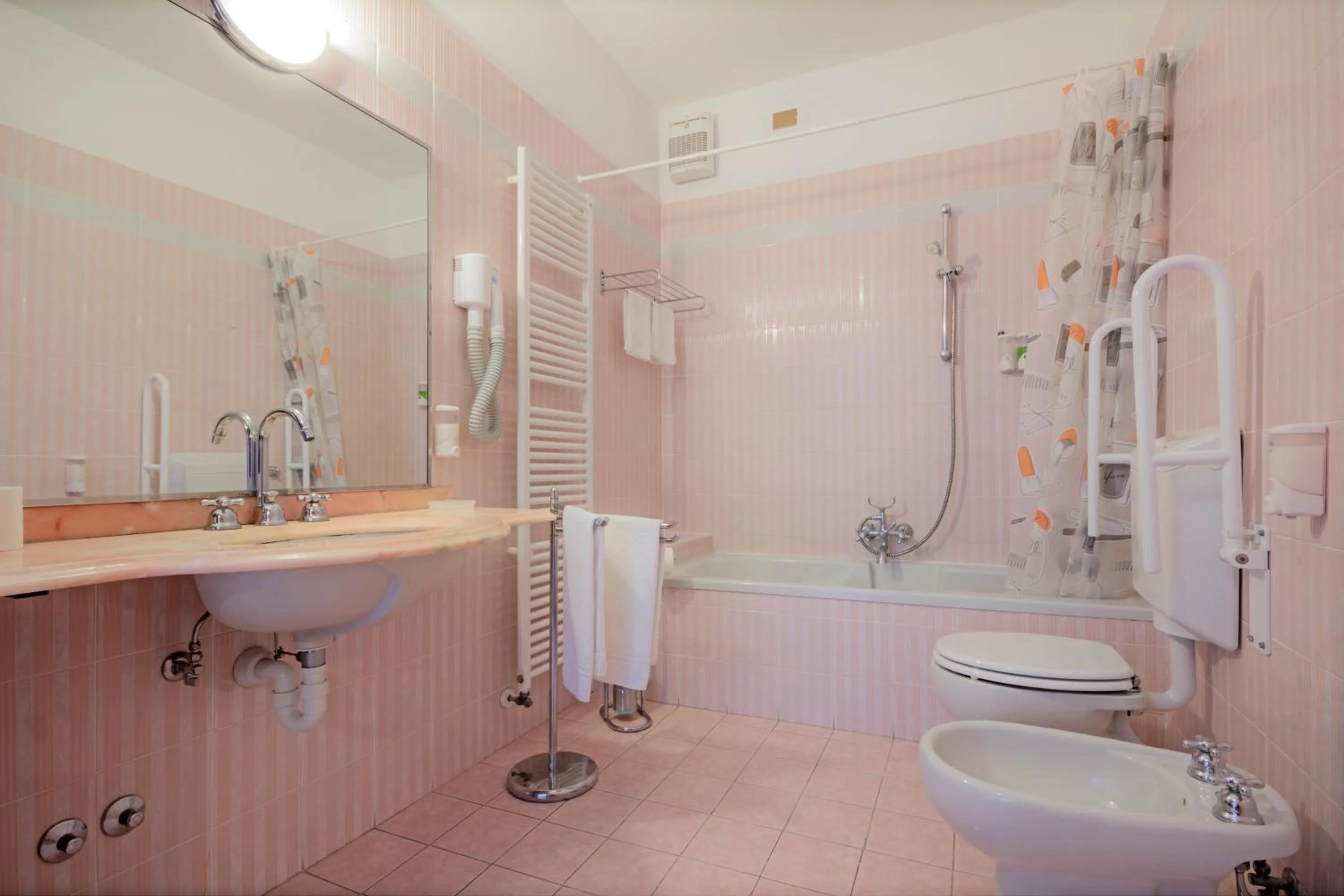 Bathroom in Albergo Rondò