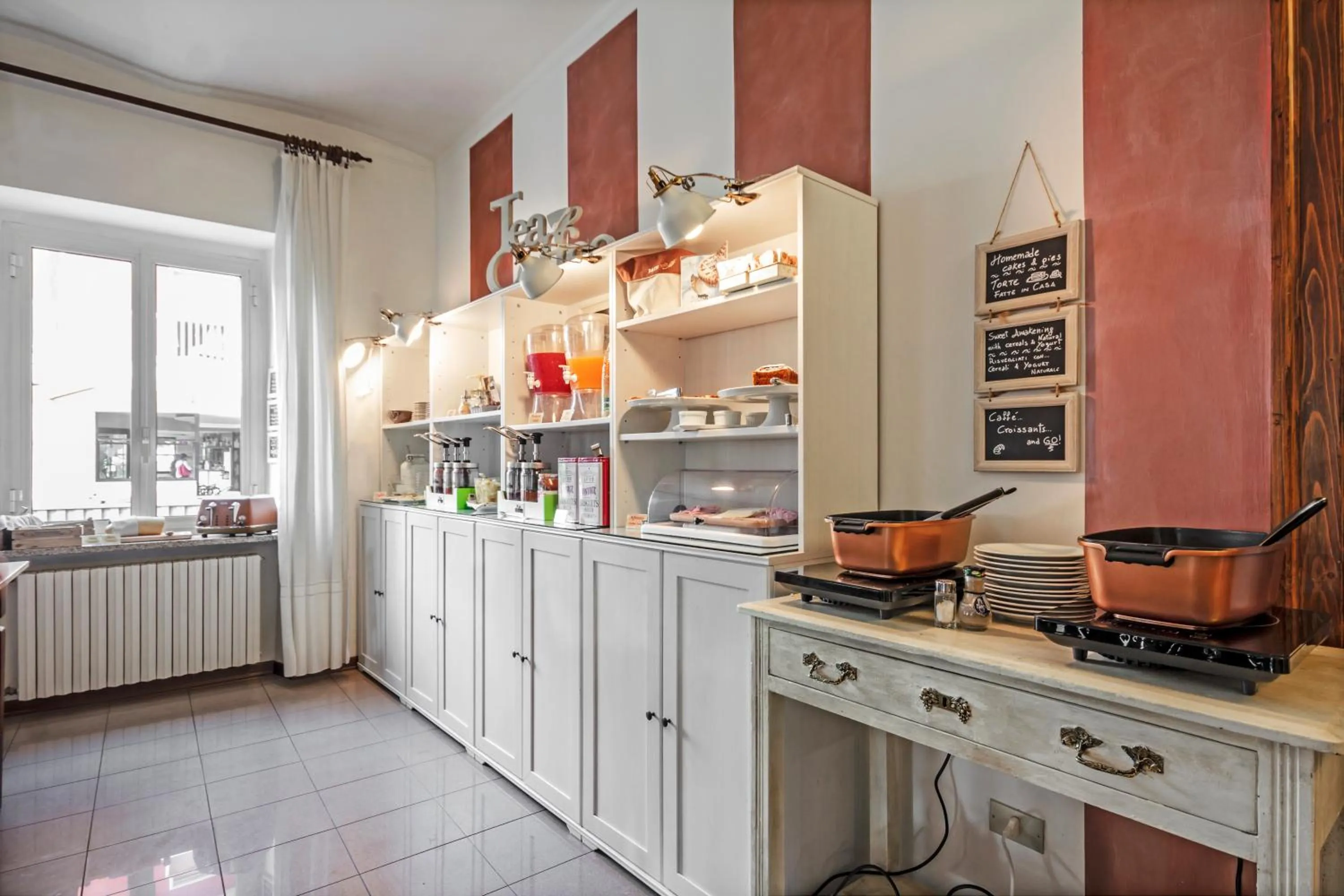 Buffet breakfast in Albergo Rondò