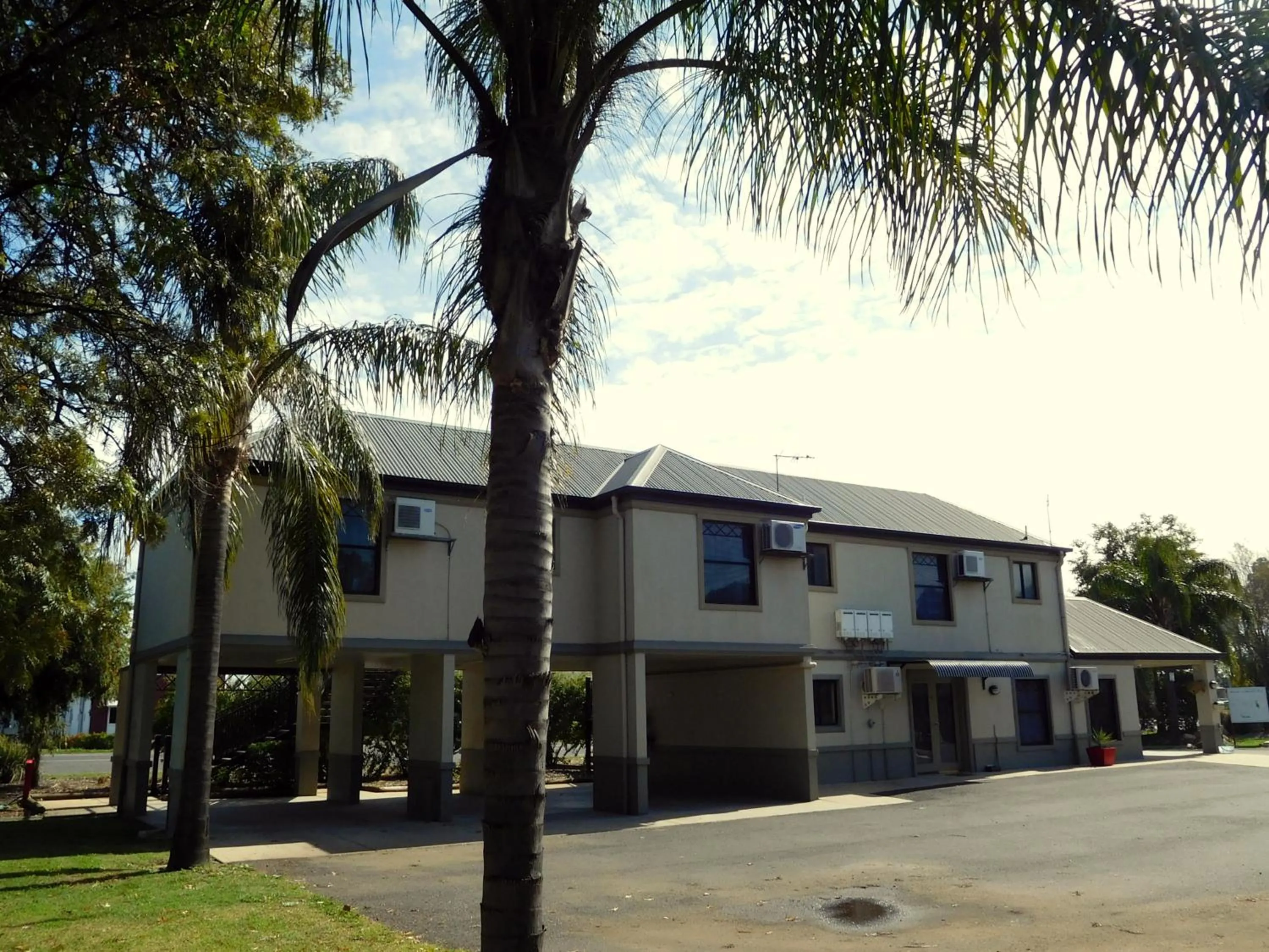 Property building in Narrabri Motel and Caravan Park