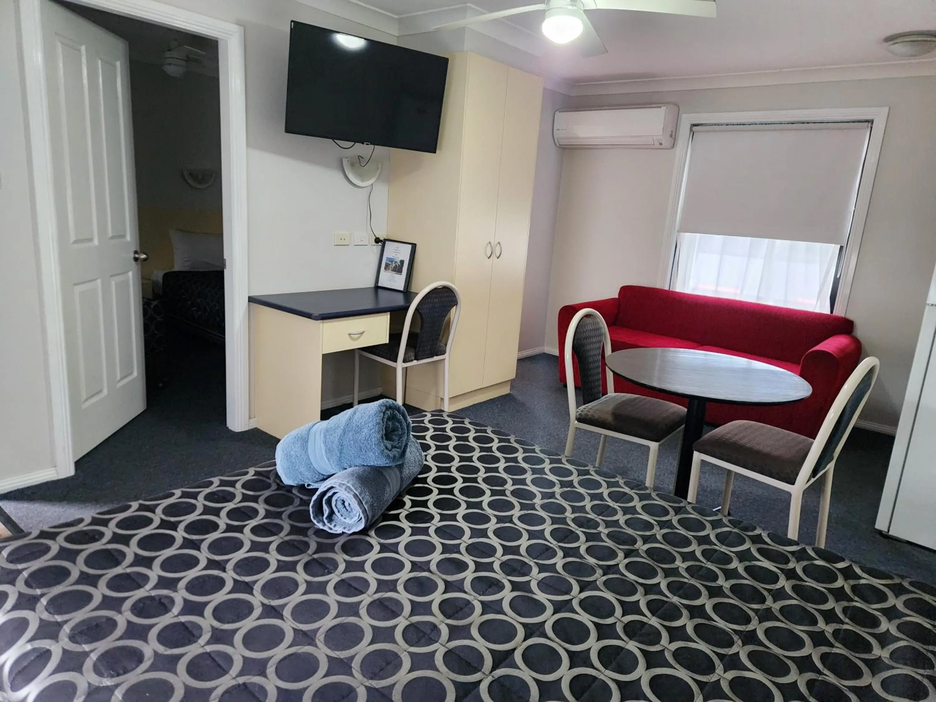 Kitchen or kitchenette in Narrabri Motel and Caravan Park
