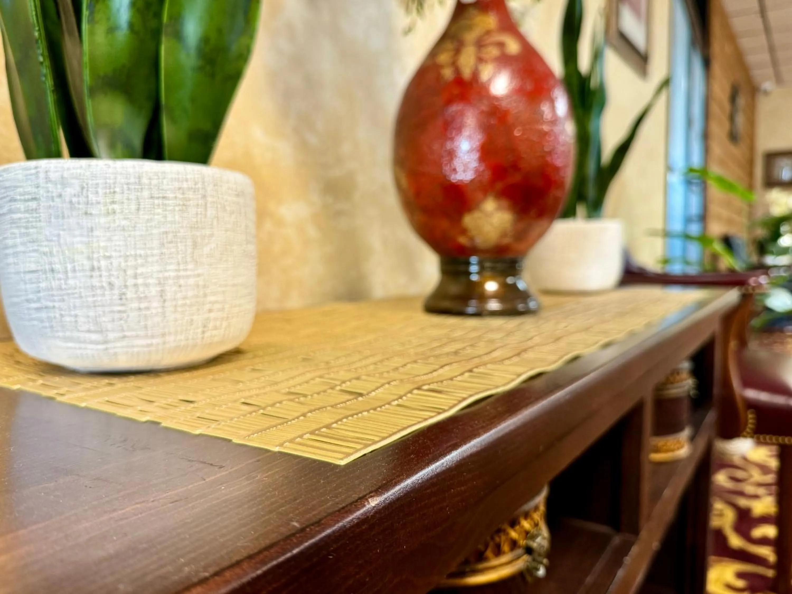 Decorative detail in FairBridge Inn Express Hiawatha