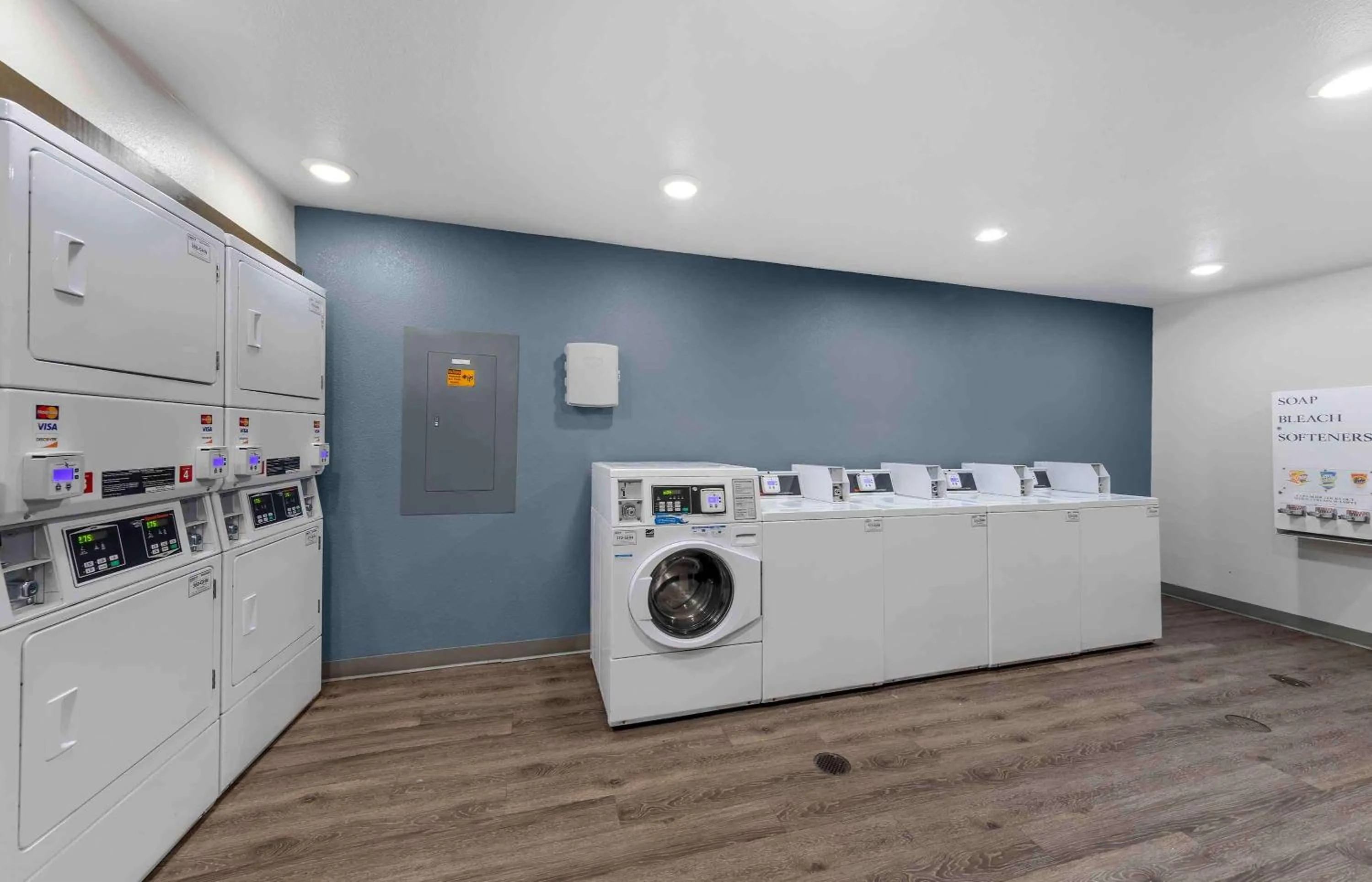 Property building in Extended Stay America Select Suites - Birmingham - Bessemer