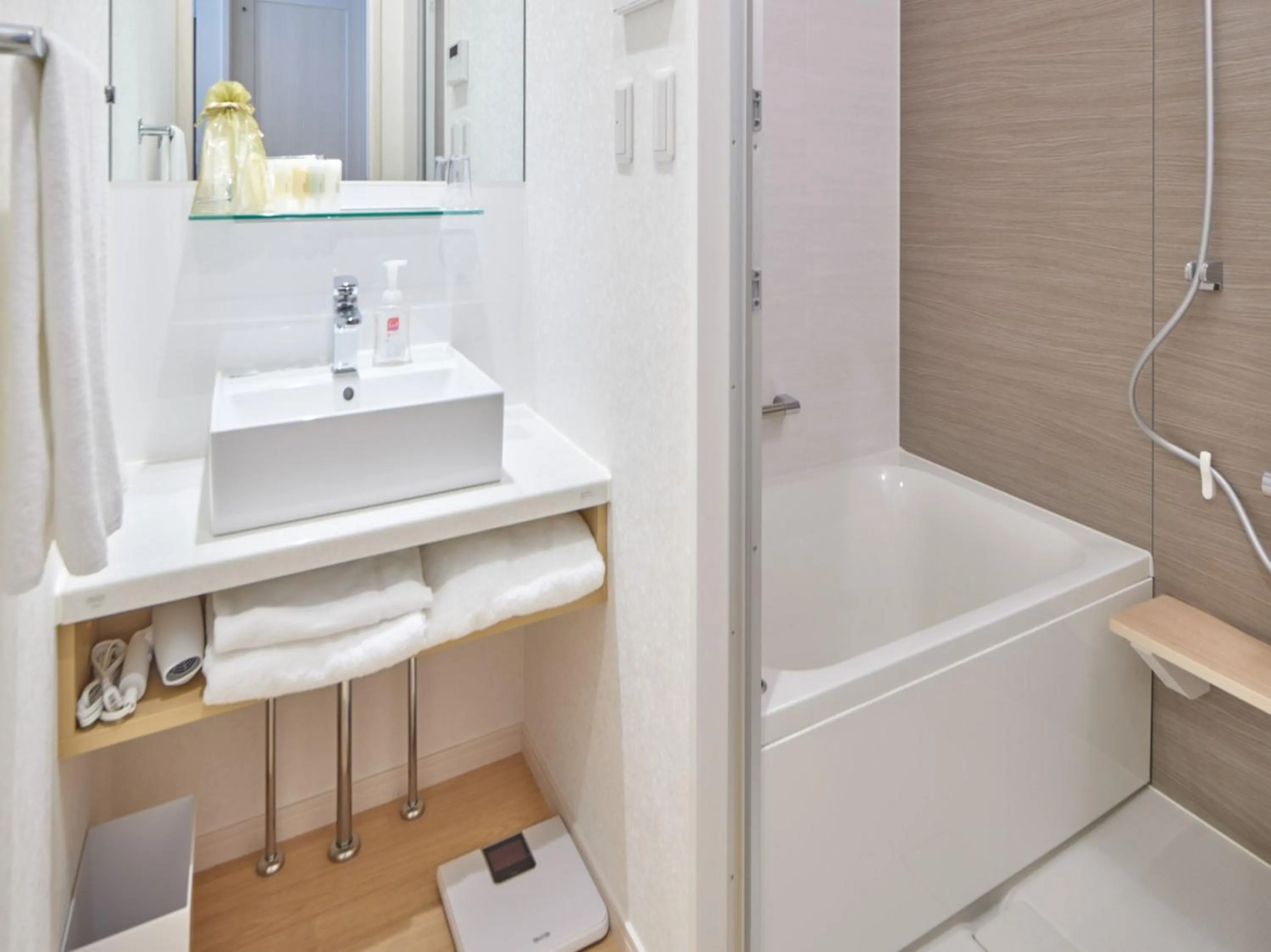 Shower in Koyaru-no-sato Doggys Island