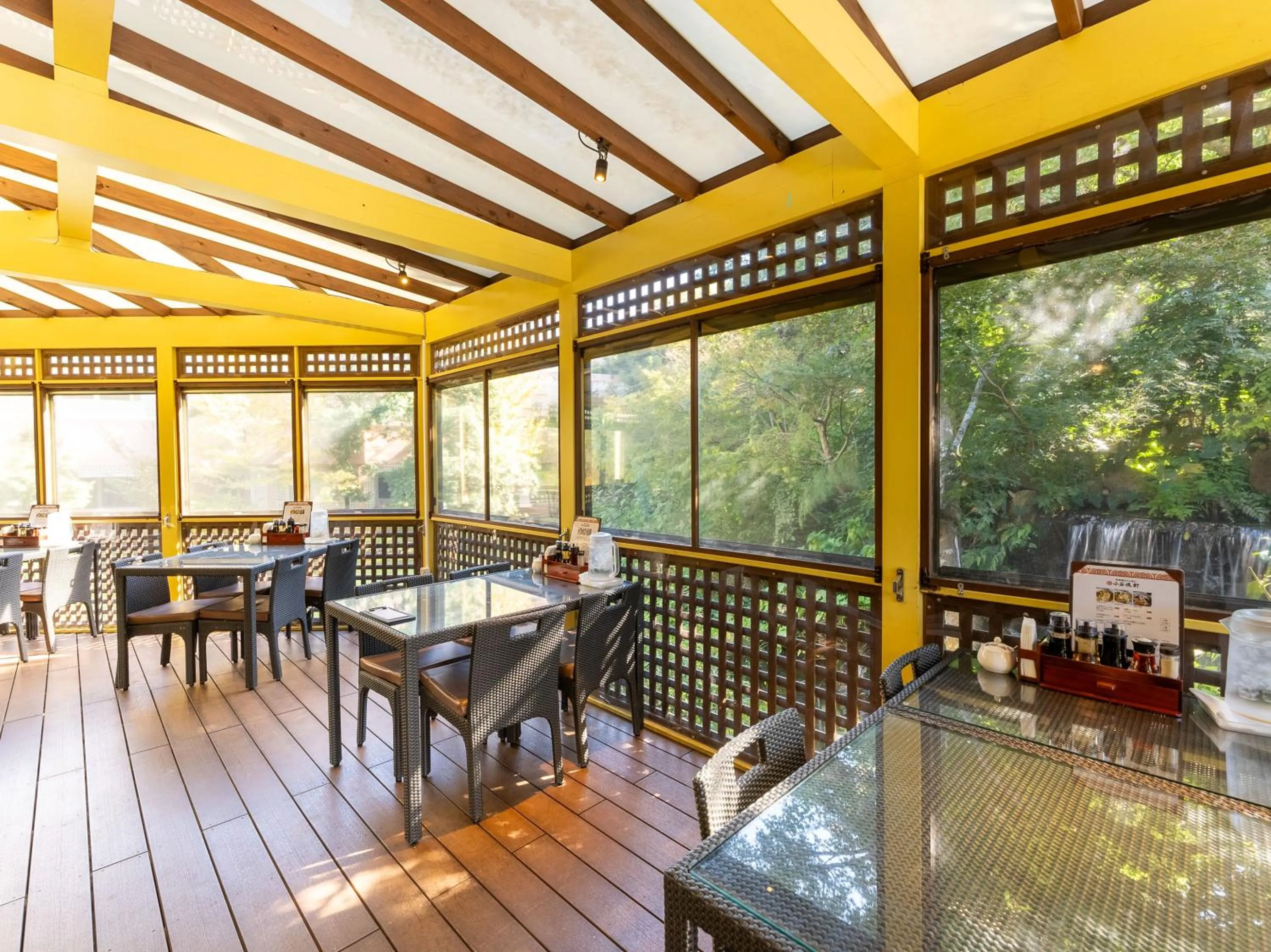 Restaurant/places to eat in Koyaru-no-sato Doggys Island