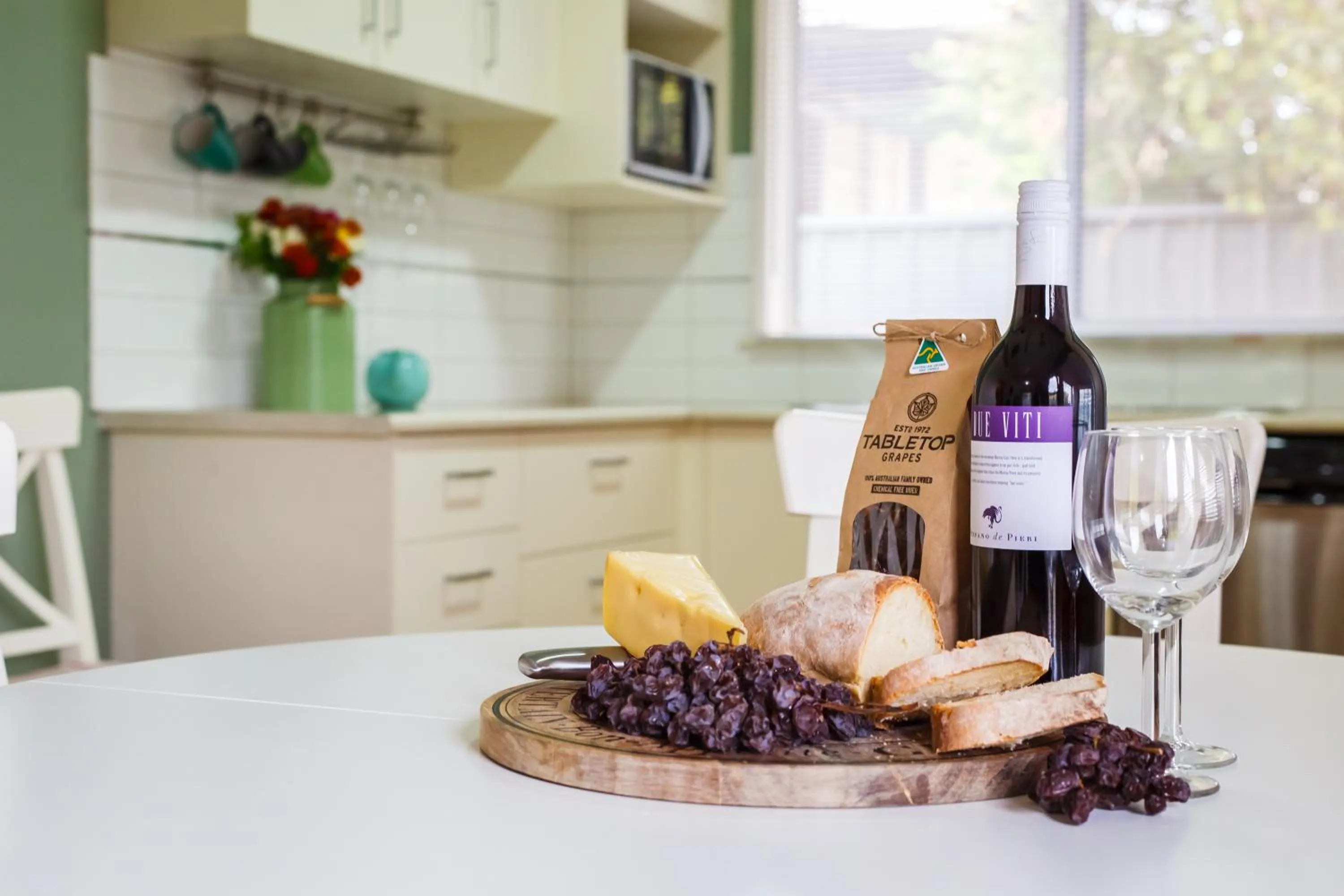 Food and drinks in Indulge Homes - 77 Olive