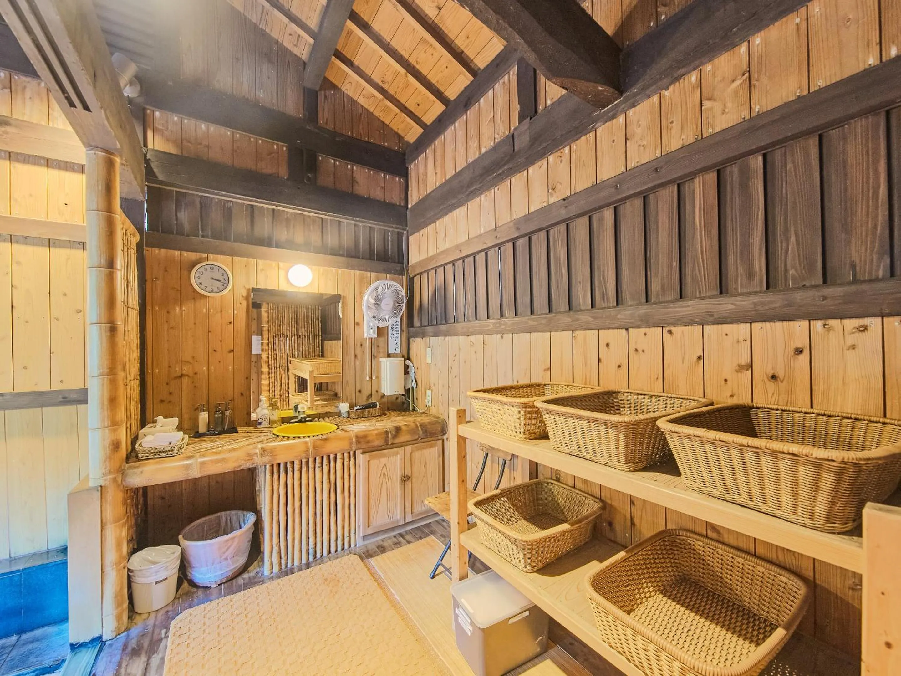 Family in Kirishima Momijidani Seiryuso