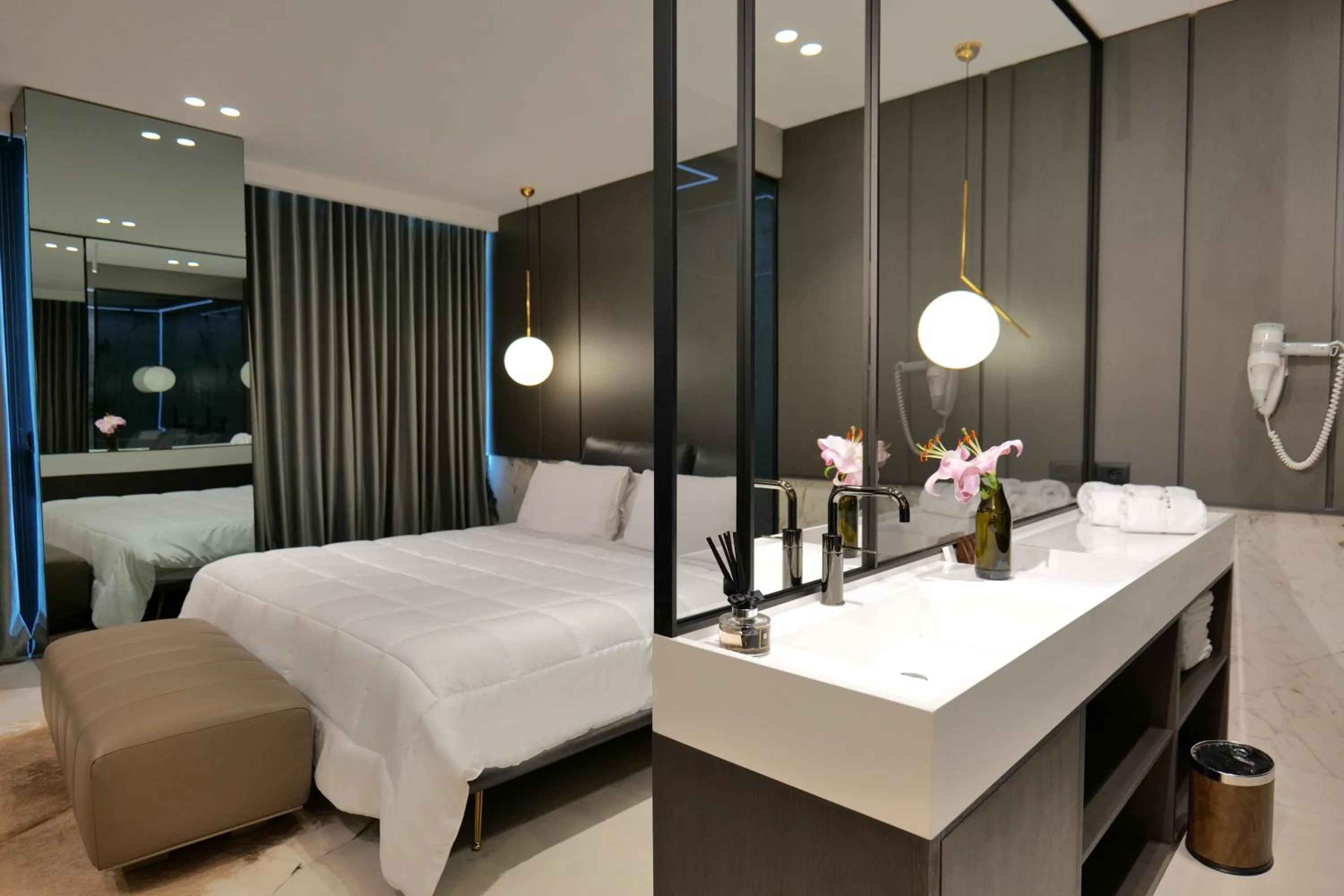 Bed in Hotel Miramare