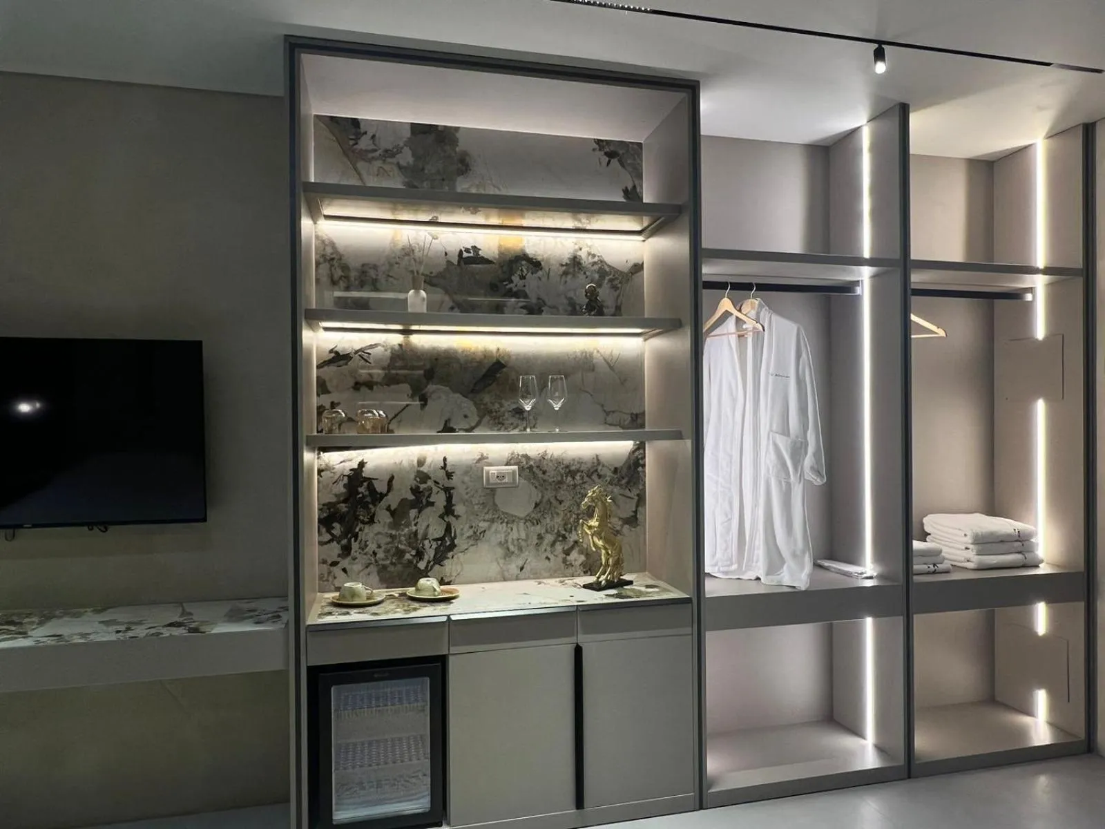 TV and multimedia in Hotel Miramare