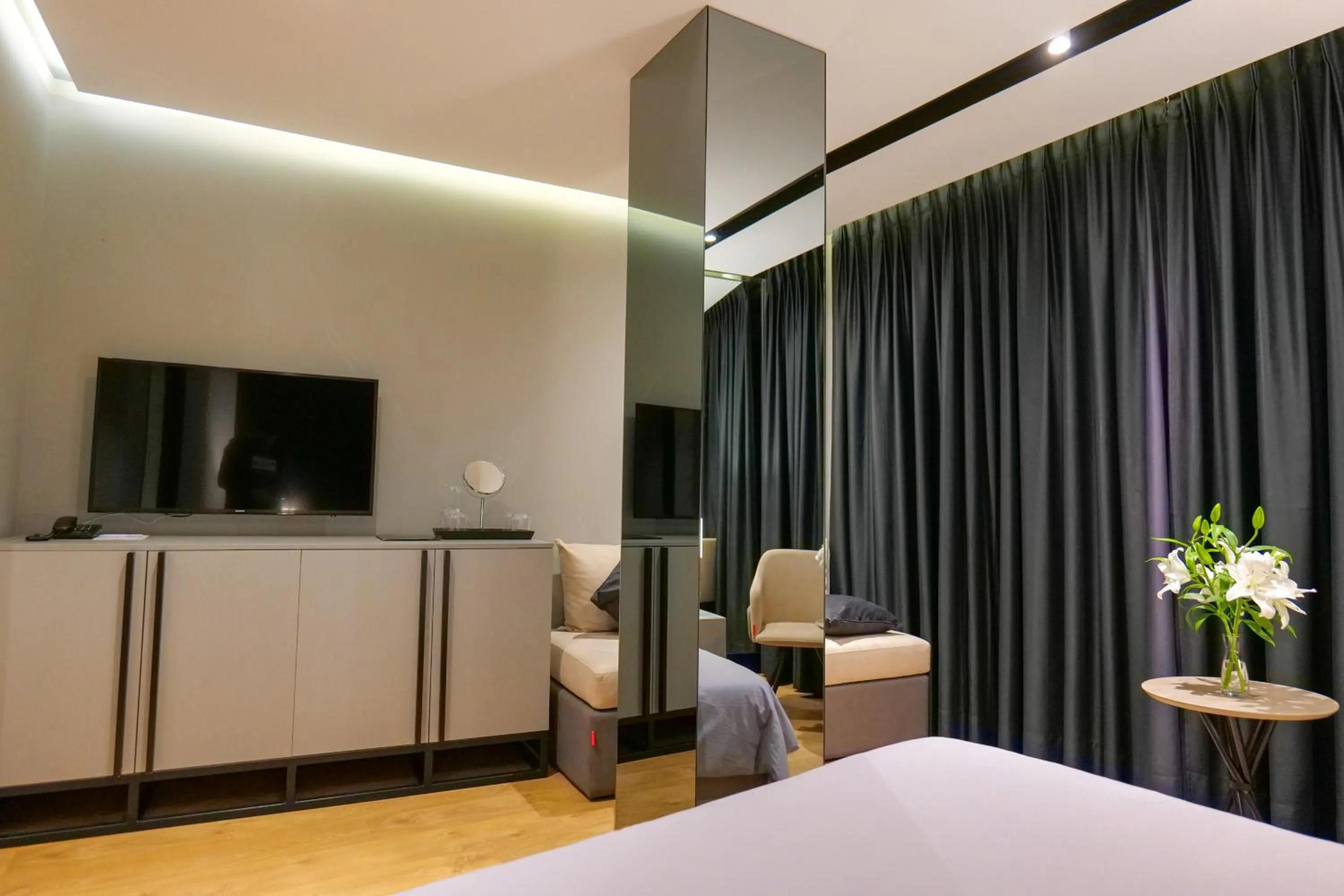 TV and multimedia, Bed in Hotel Miramare