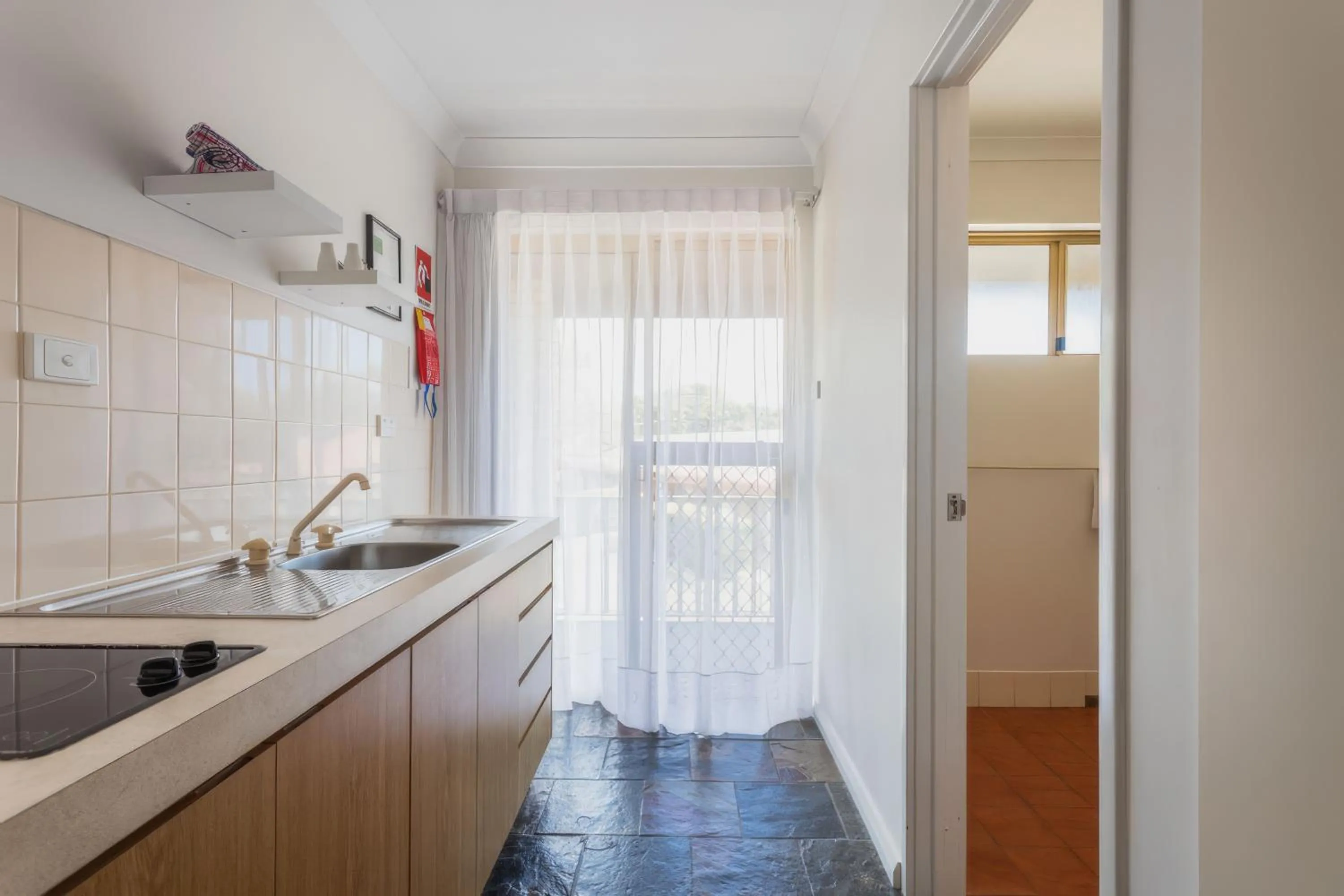 stove in Busselton Villas and Glamping Village