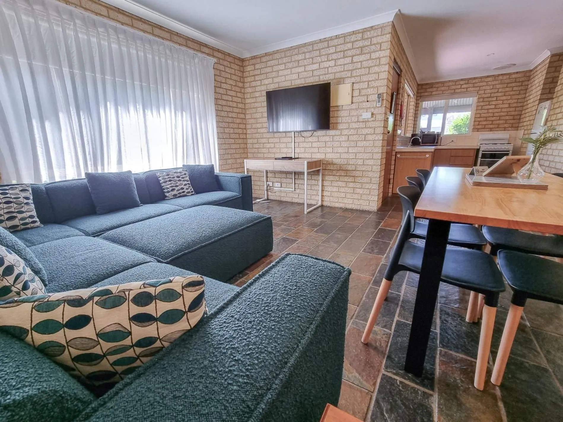 Living room in Busselton Villas and Glamping Village