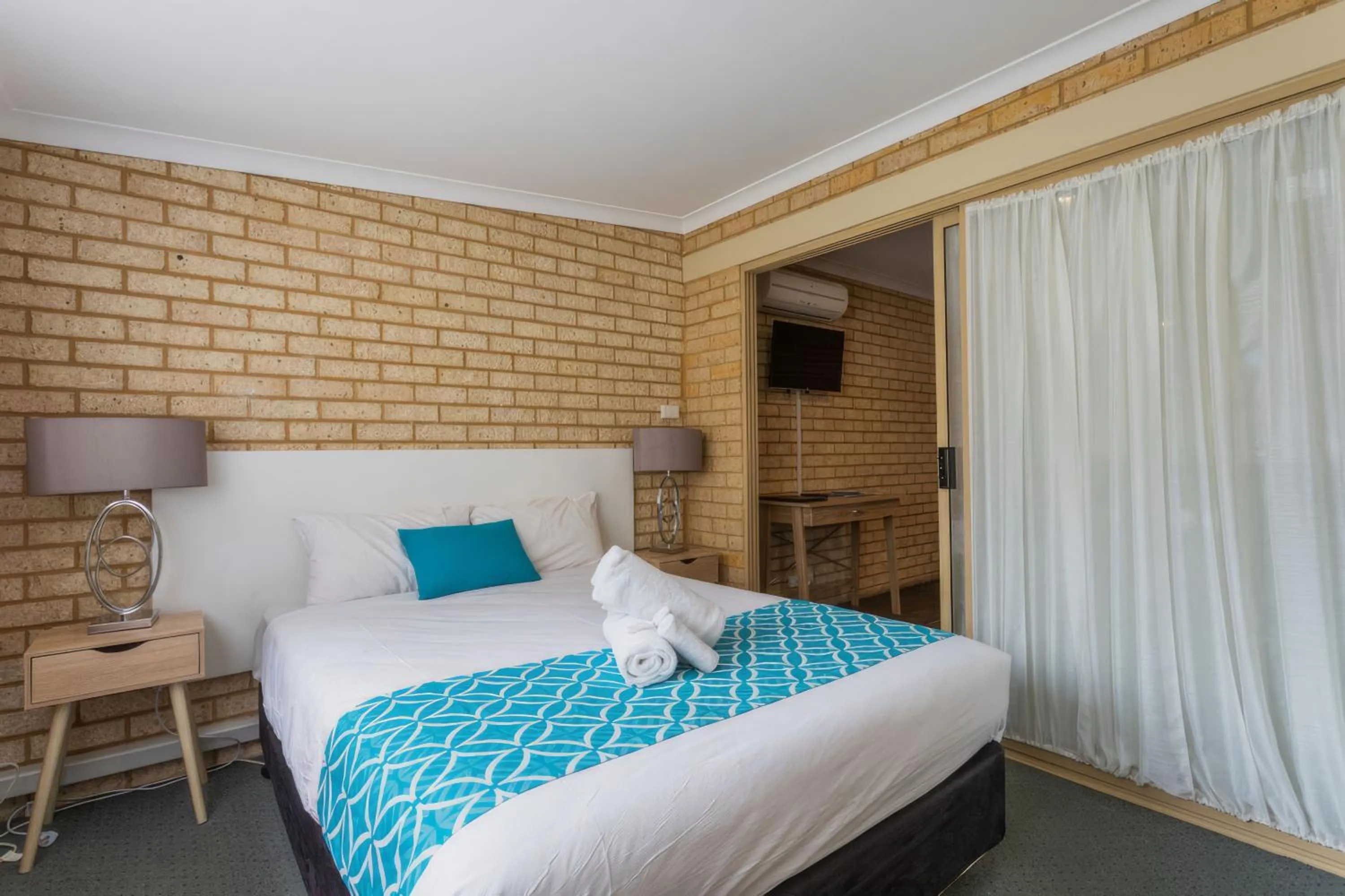 Bed in Busselton Villas and Glamping Village