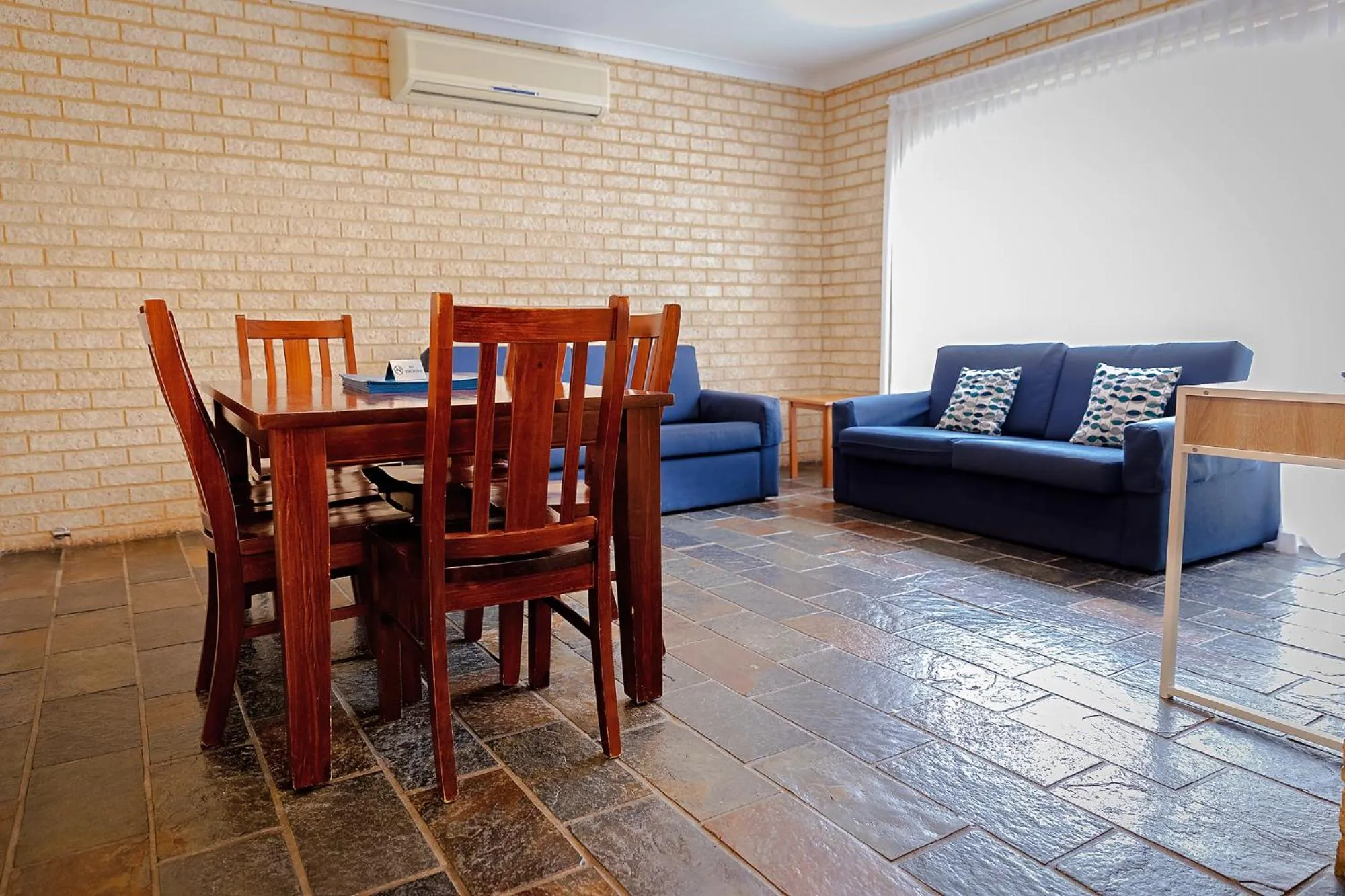 Living room in Busselton Villas and Glamping Village