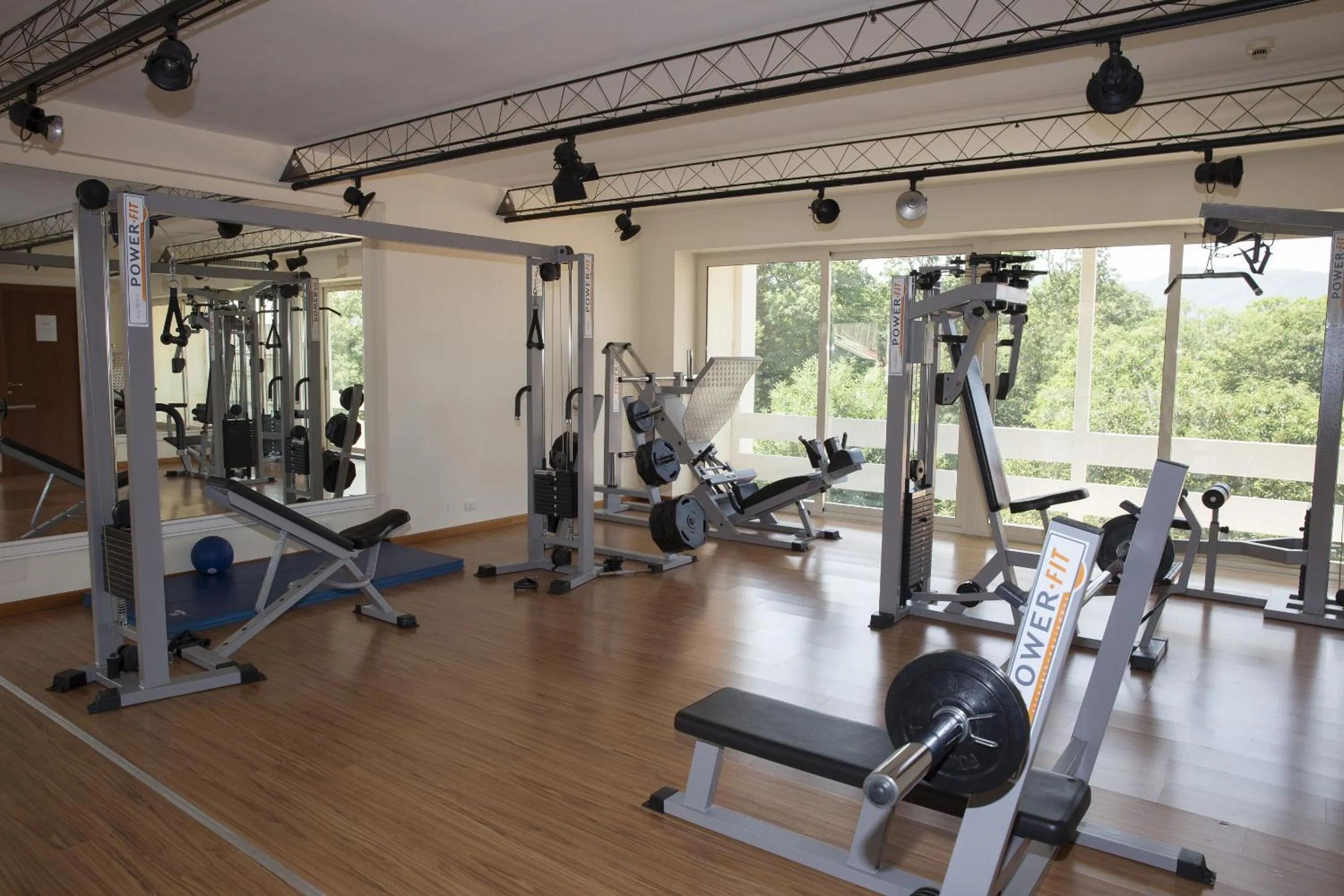 Fitness centre/facilities in Mondial Park Hotel