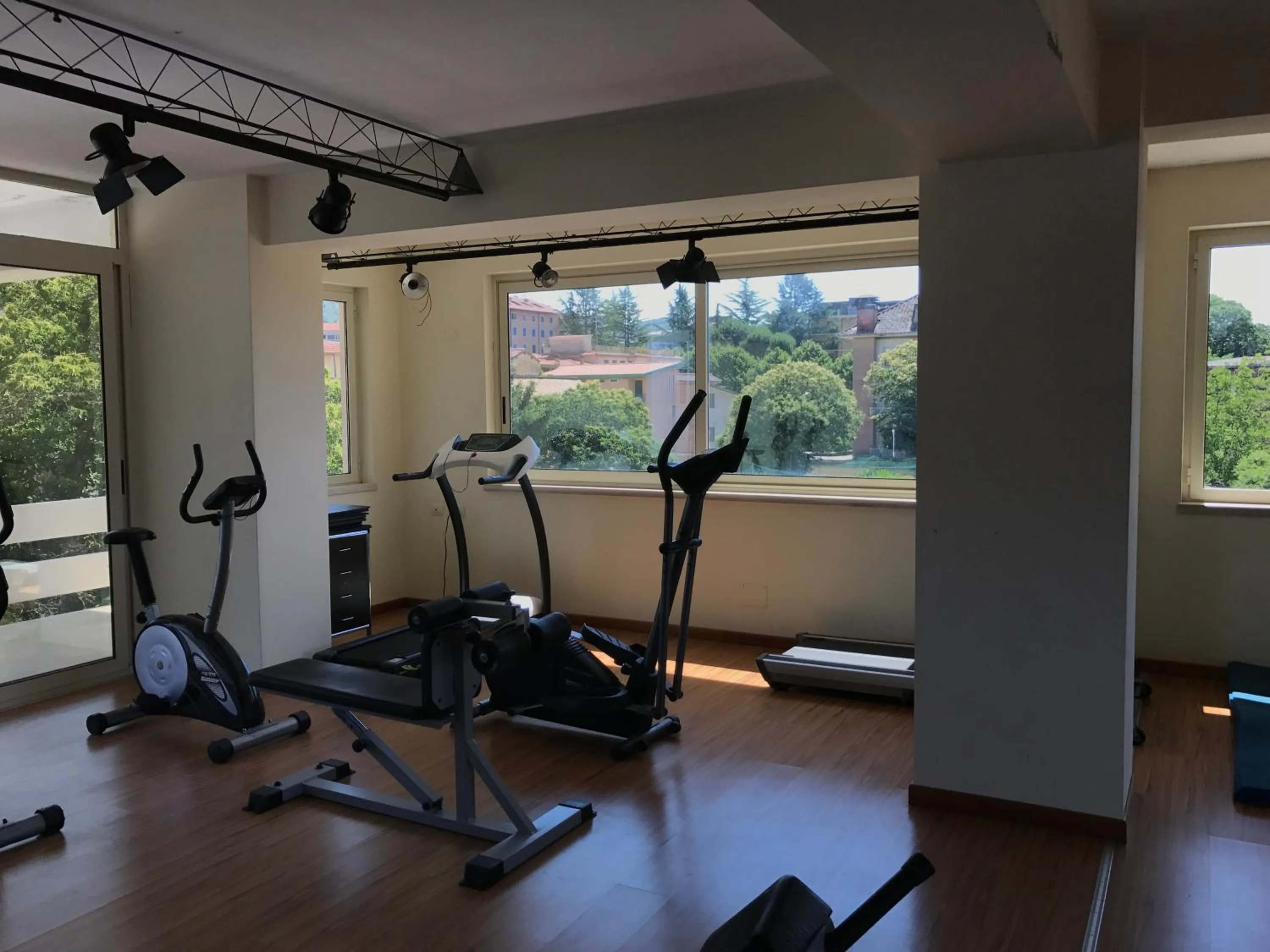 Fitness centre/facilities in Mondial Park Hotel