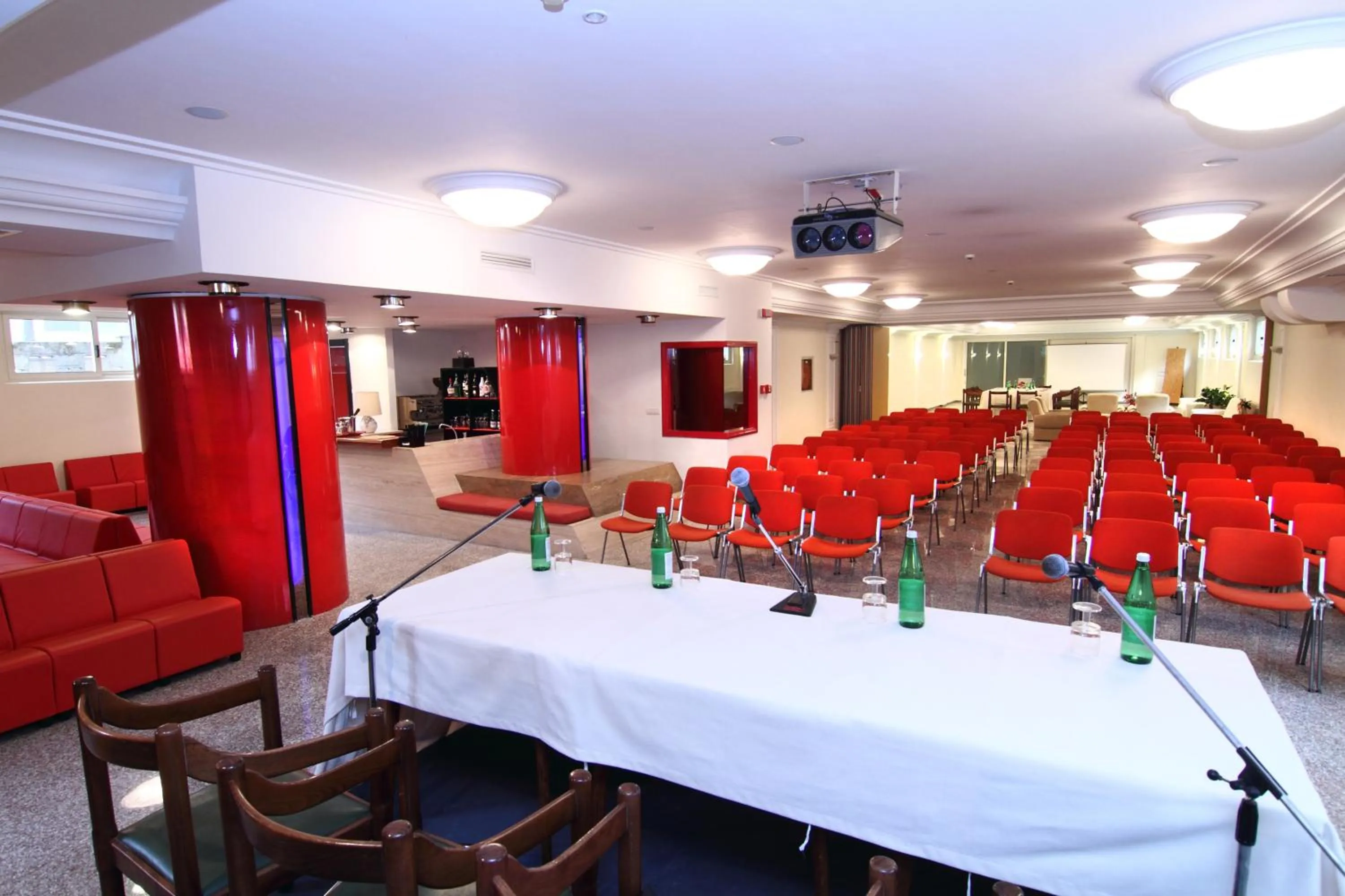 Meeting/conference room in Mondial Park Hotel