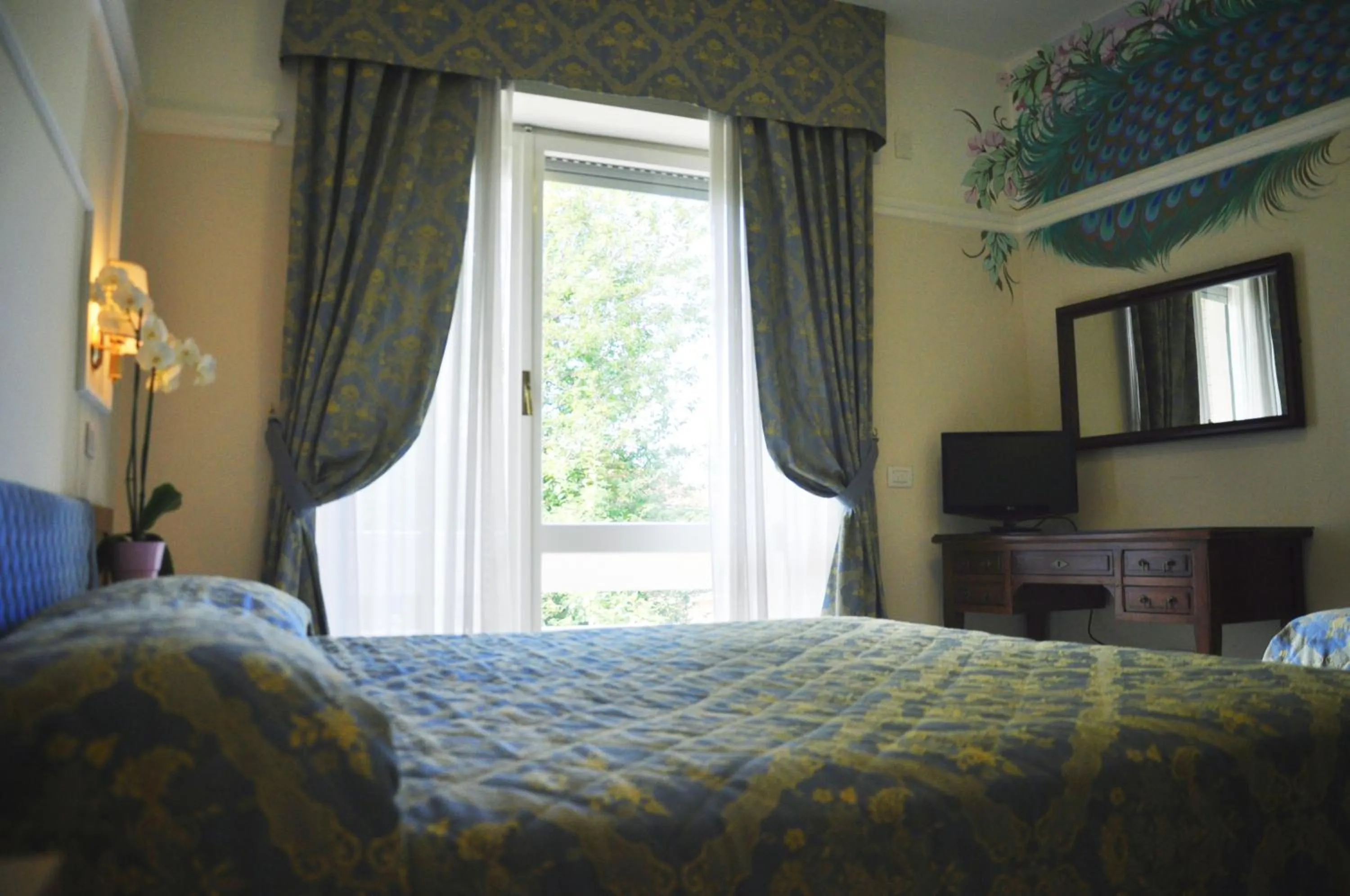 Bedroom, Bed in Mondial Park Hotel